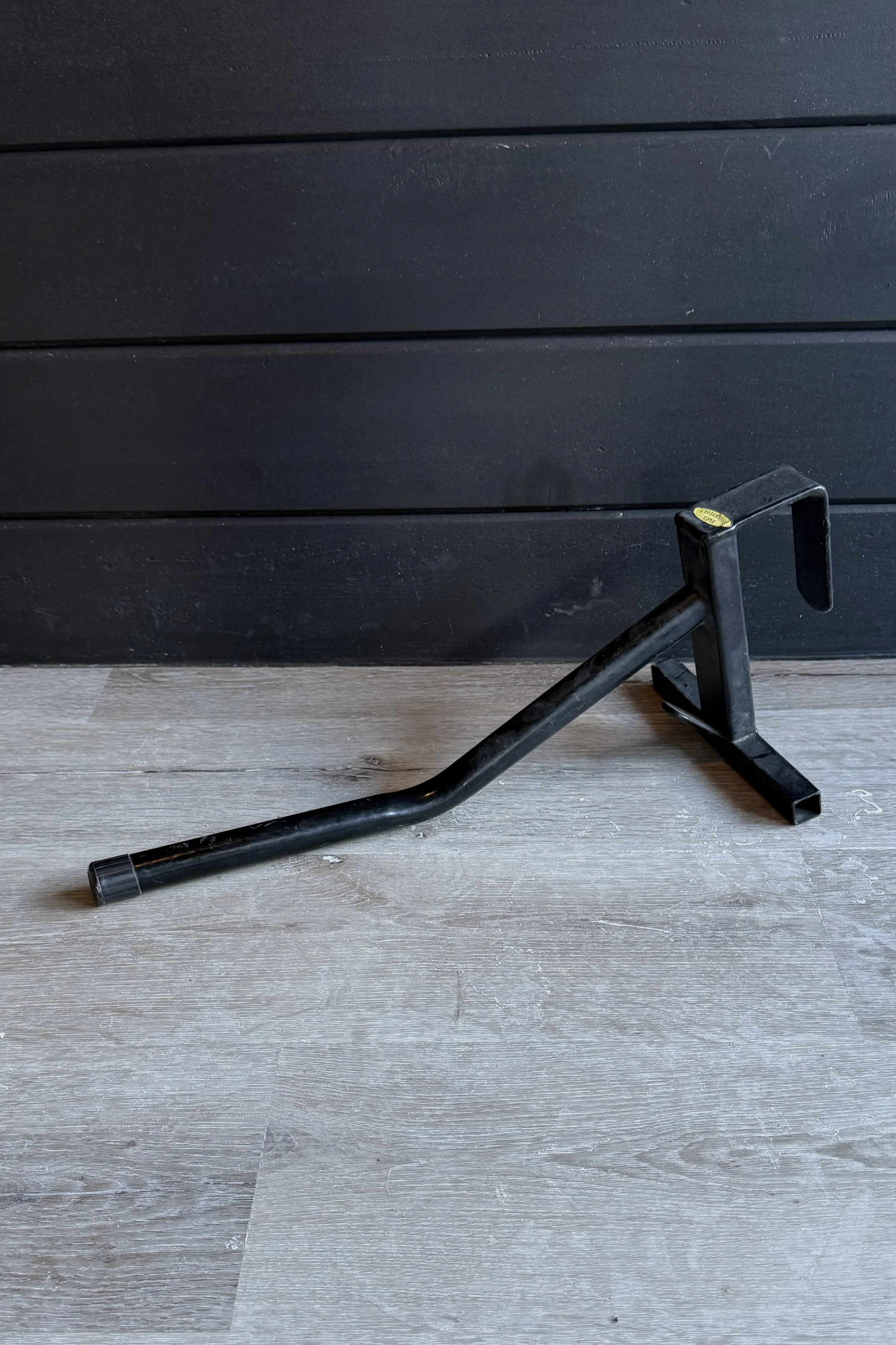 Equi-Esstential Portable Single Arm Saddle Hook In Black