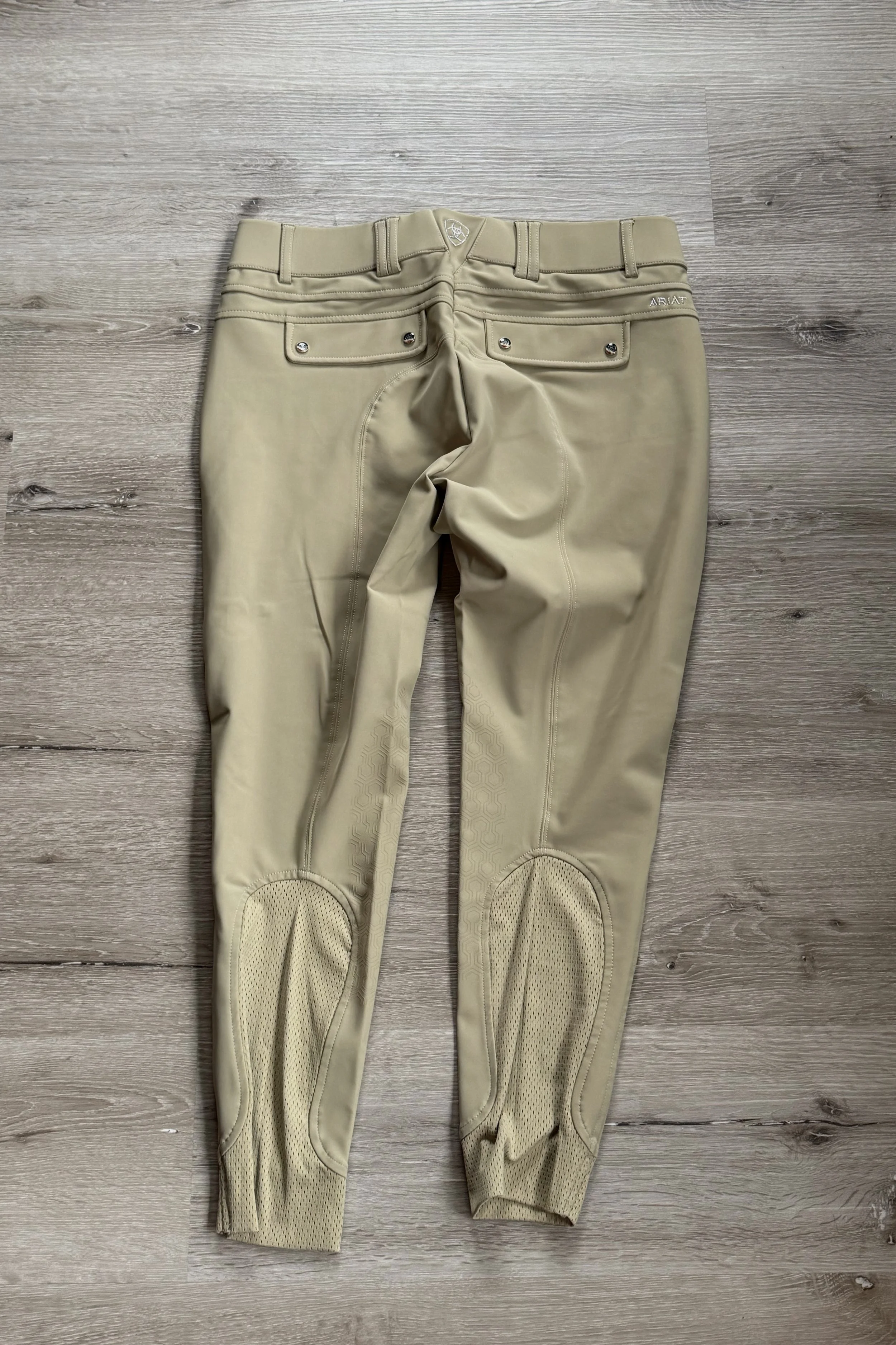 Ariat tri 1 .jpg