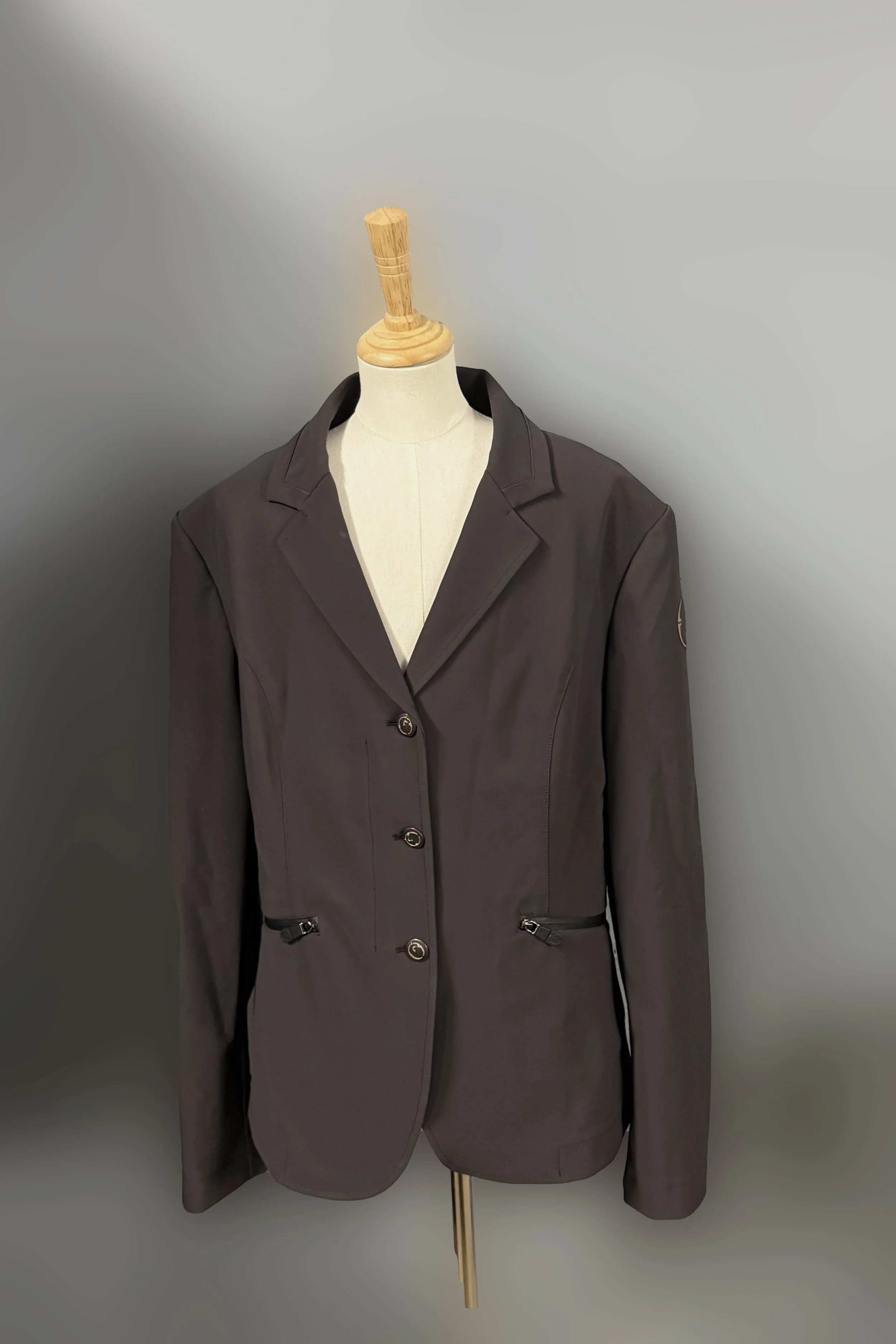 Vestrum Montevideo Show Coat In Brown - IT-50