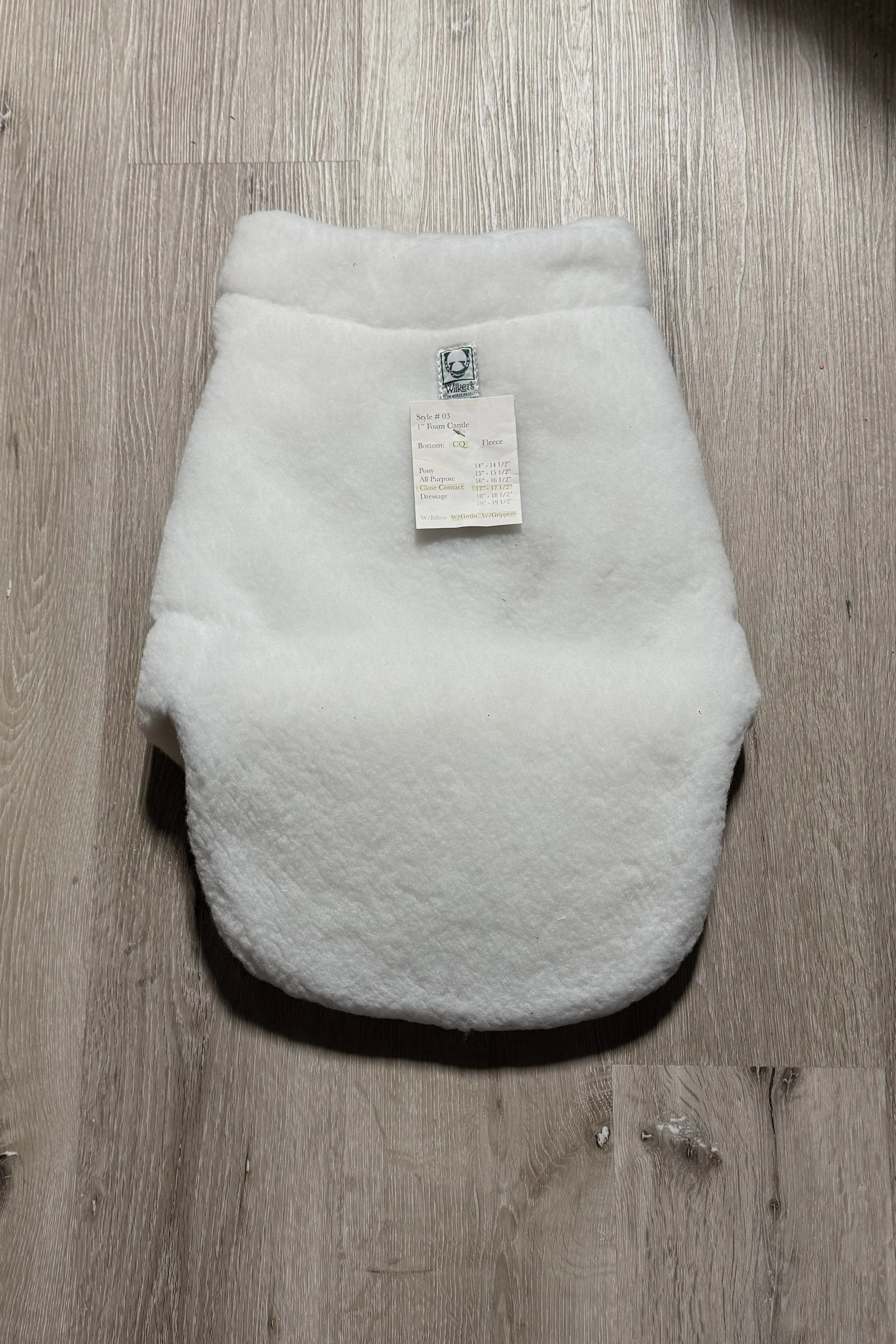 Wilkers Close Contact Contour Pad In White - 17-17.5"