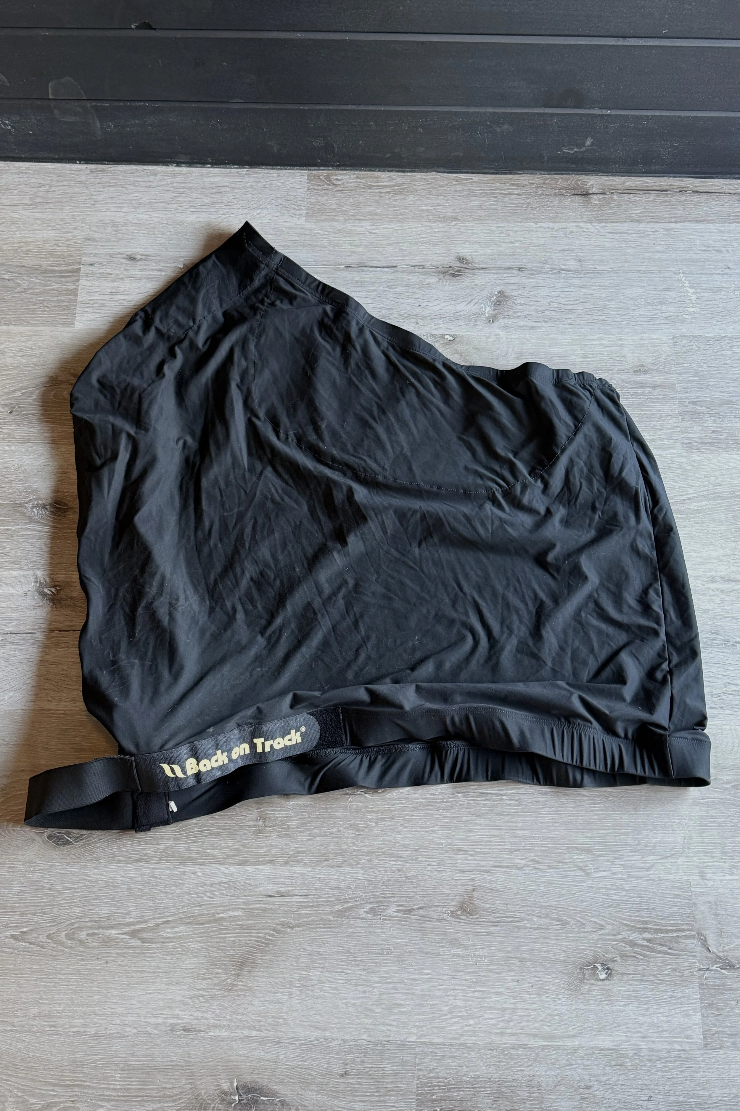 Back on Track Shoulder Guard w/ Pad In Black - 135cm (72")