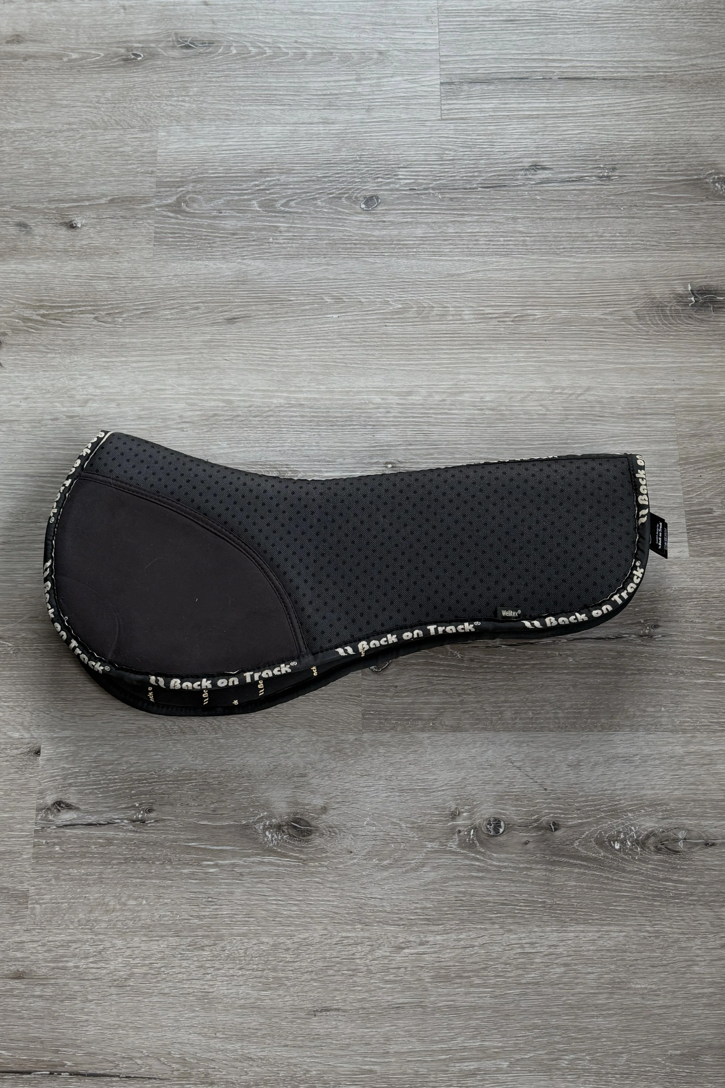 Back On Track Aurora Impact Half Pad In Black - Full