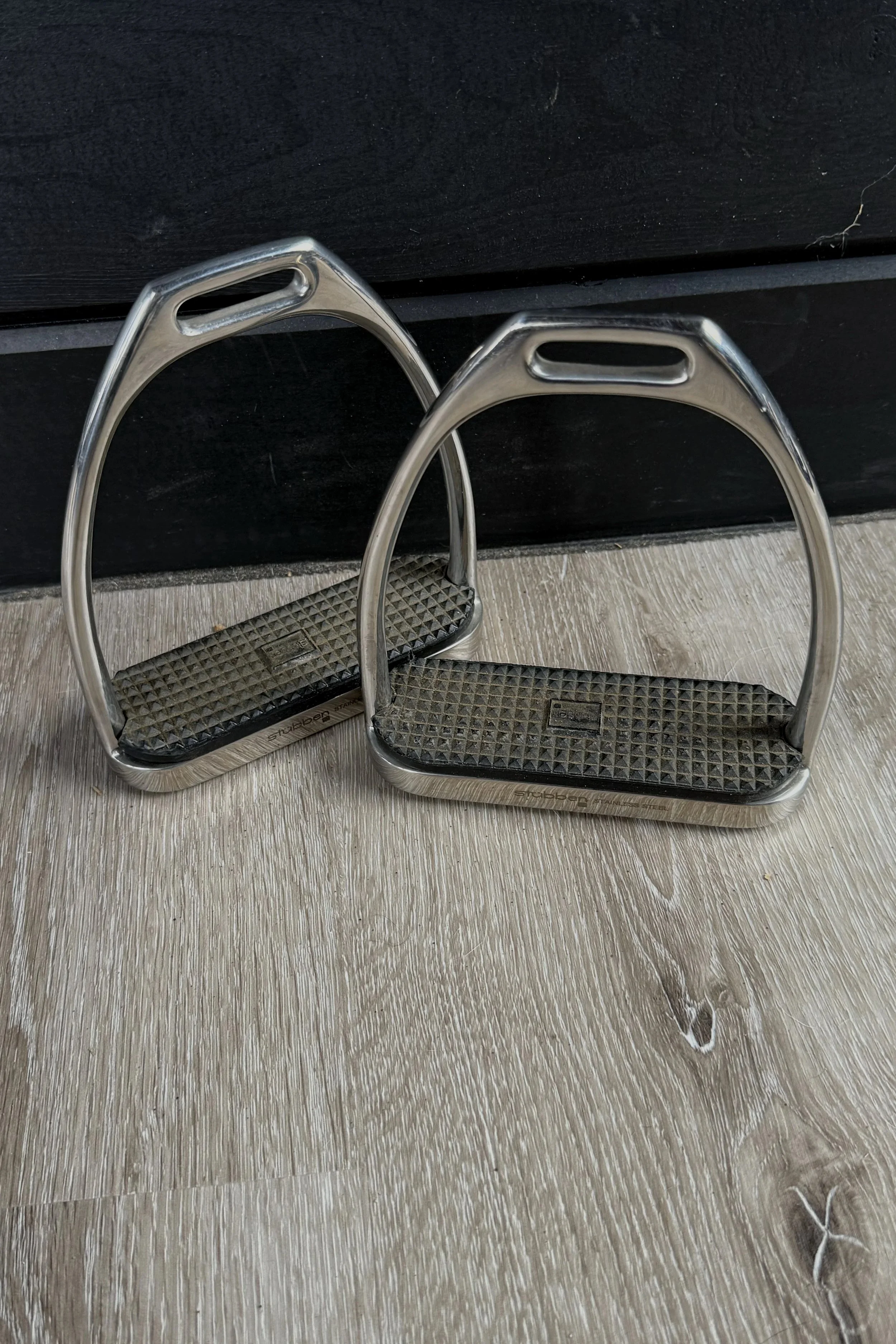 Stubben Filis Stirrup Irons - 5"