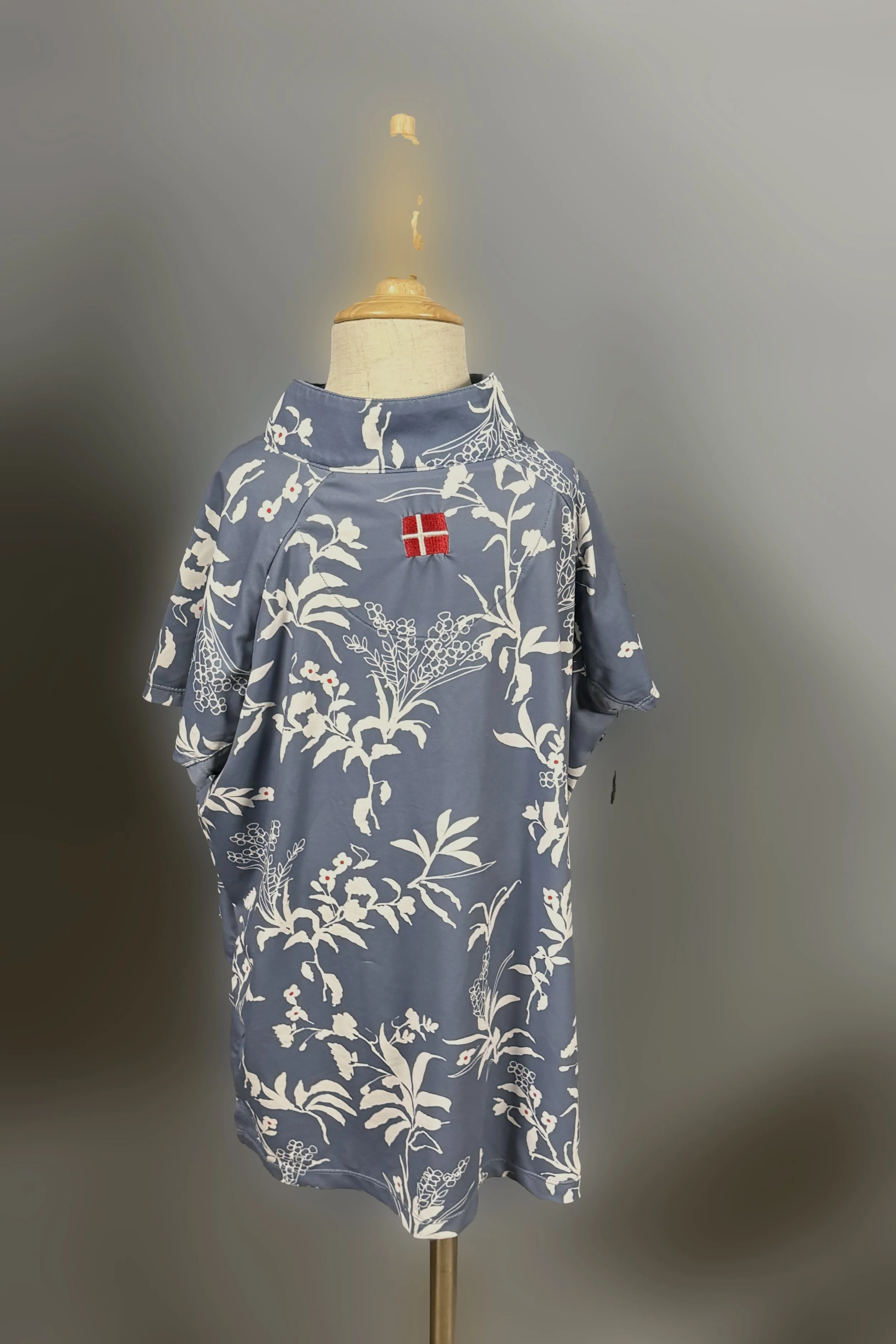 Blue Floral S:S 2.jpg