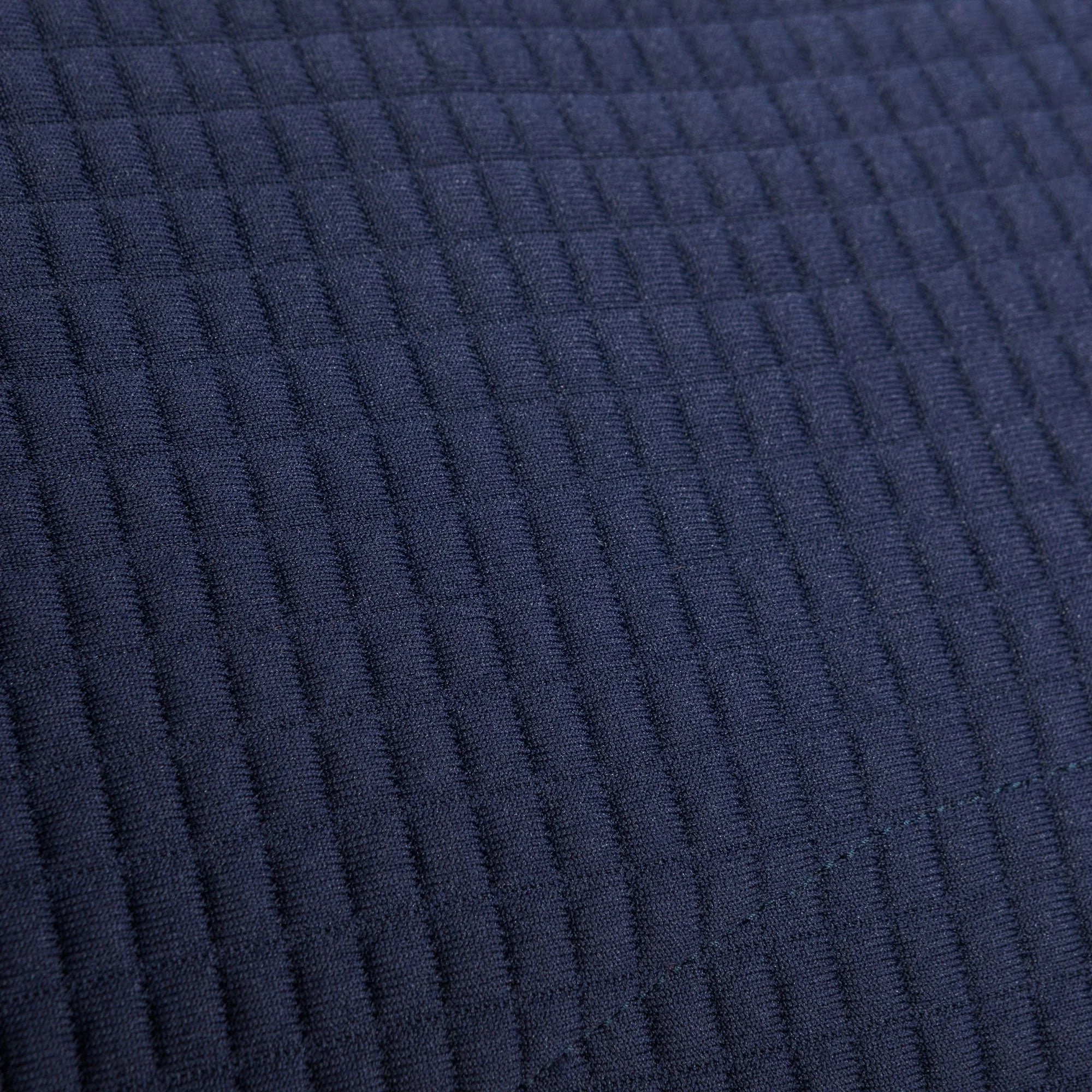 2144_Quick_Cooler_Rug_Navy_Detail_04.jpg