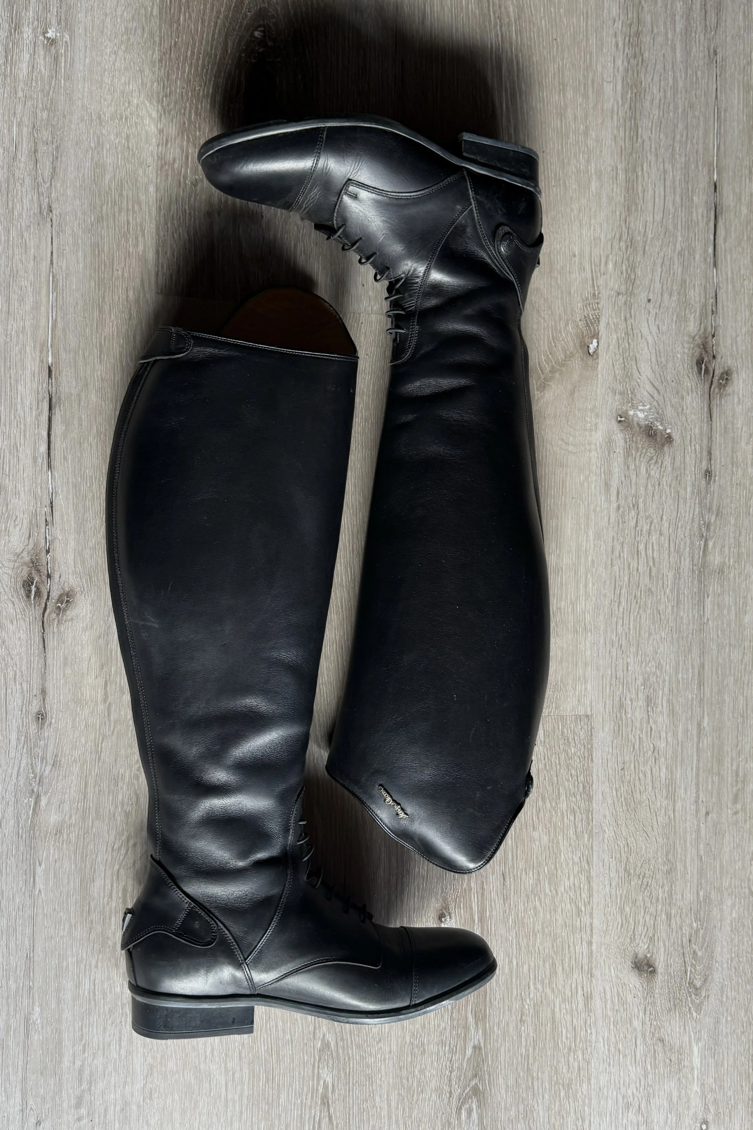 Tall boots 1 .jpg