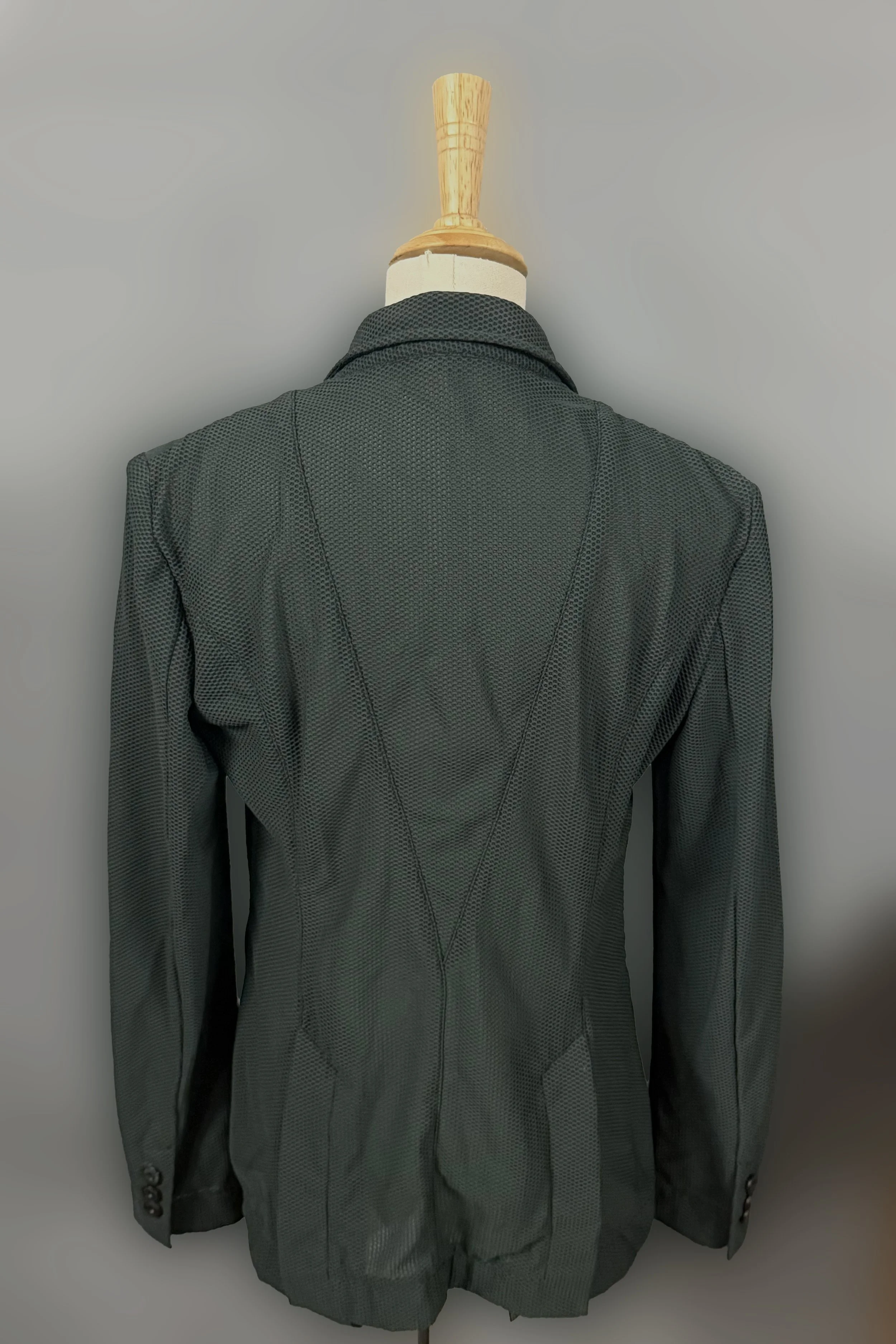 RJ mesh back.jpg