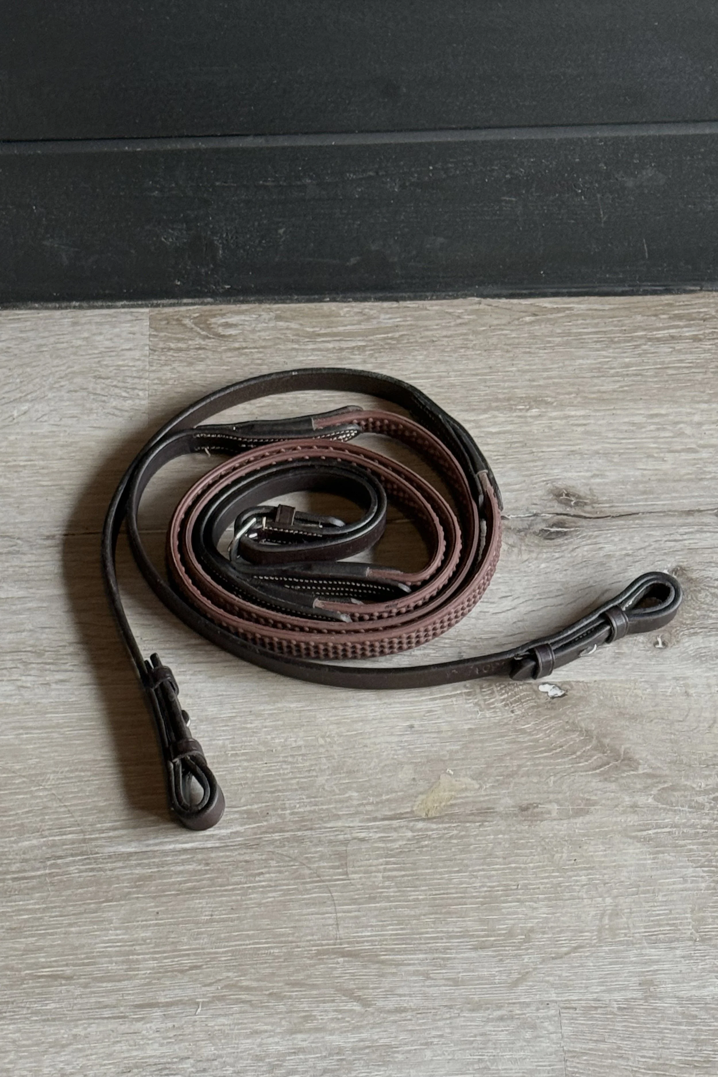 Pimple Rubber Reins In Brown - Full (55")