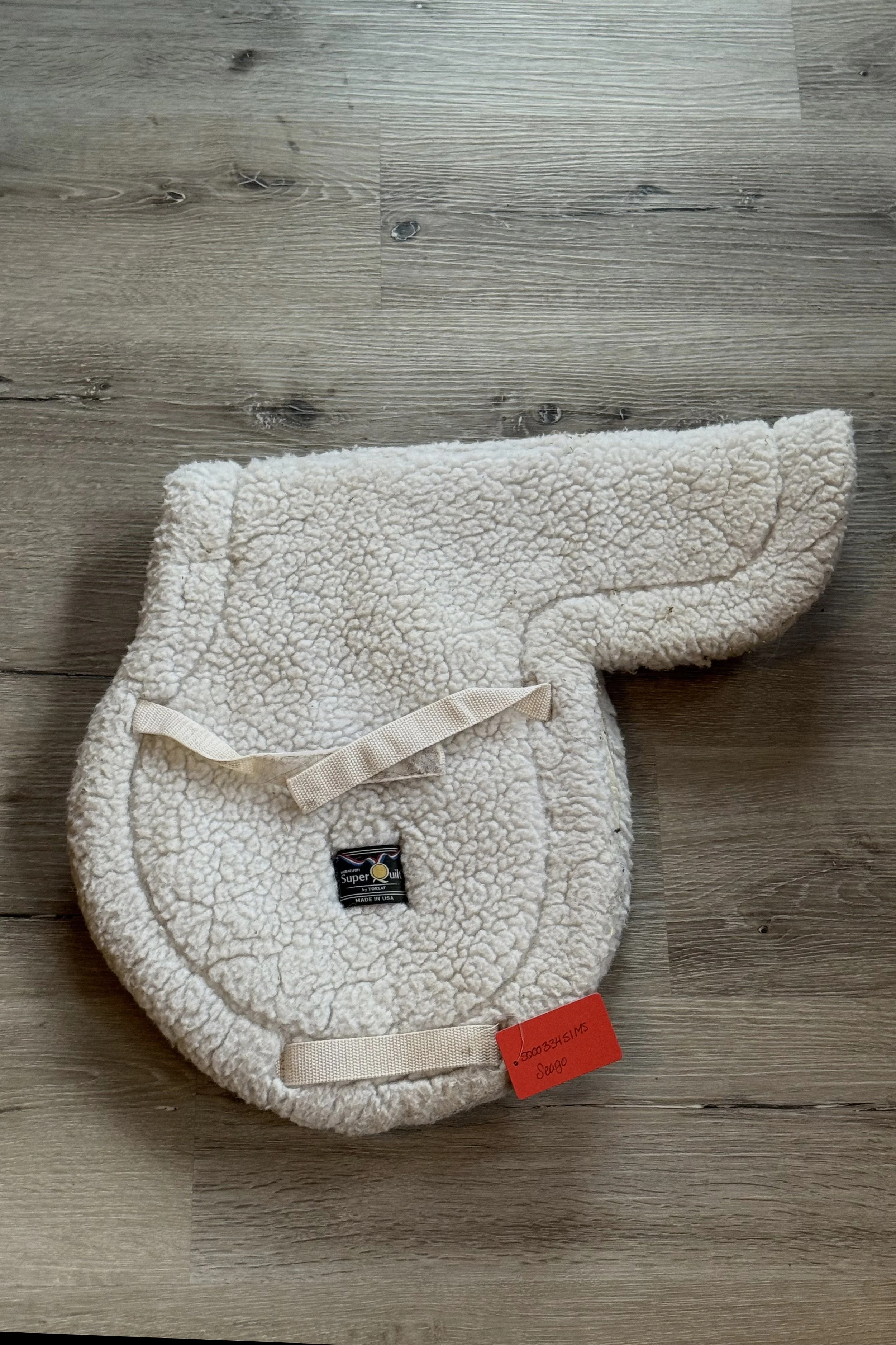 Toklat Medallion Superquilt Close Contact Pad In White - 17-17.5