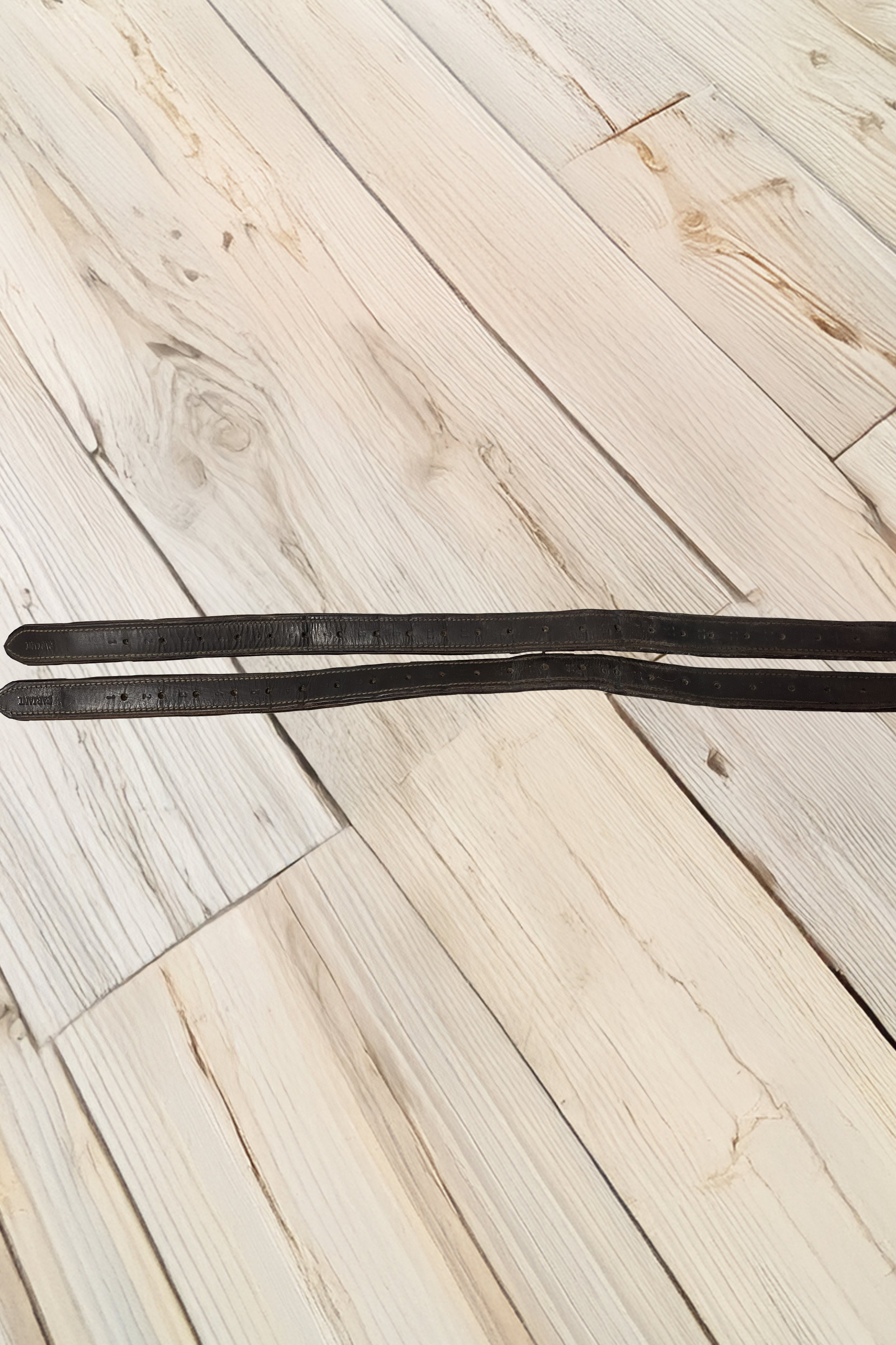 leather stirrups 2 .jpg