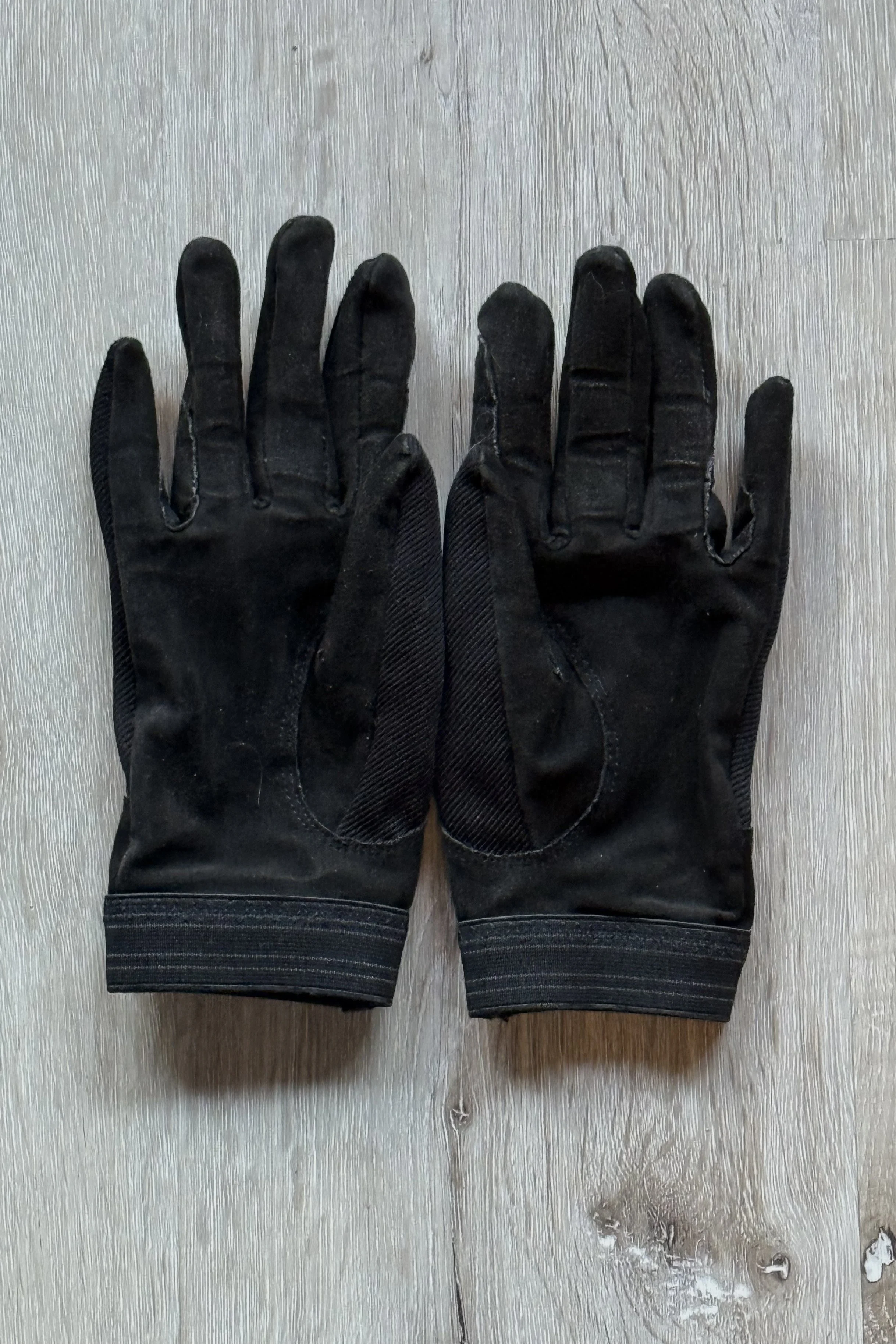 gloves 1 .jpg