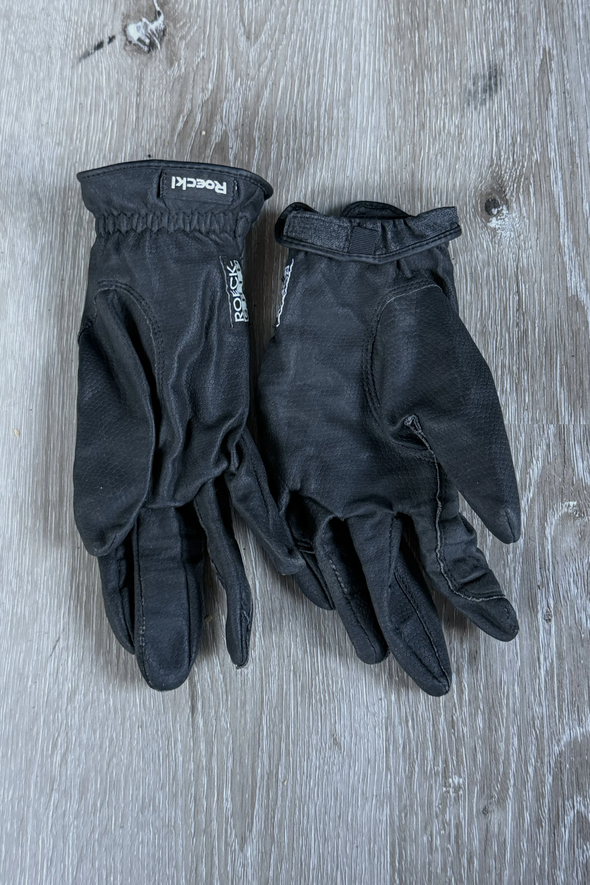 gloves 1 .jpg
