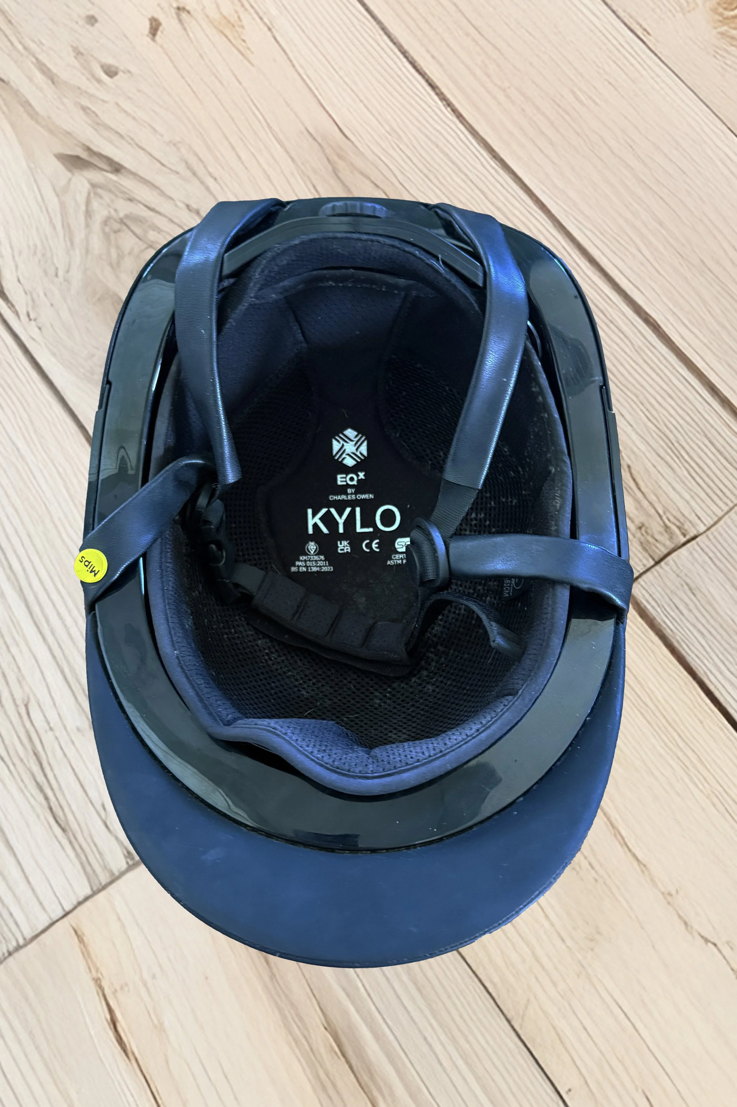Plain Helmet 1.jpg