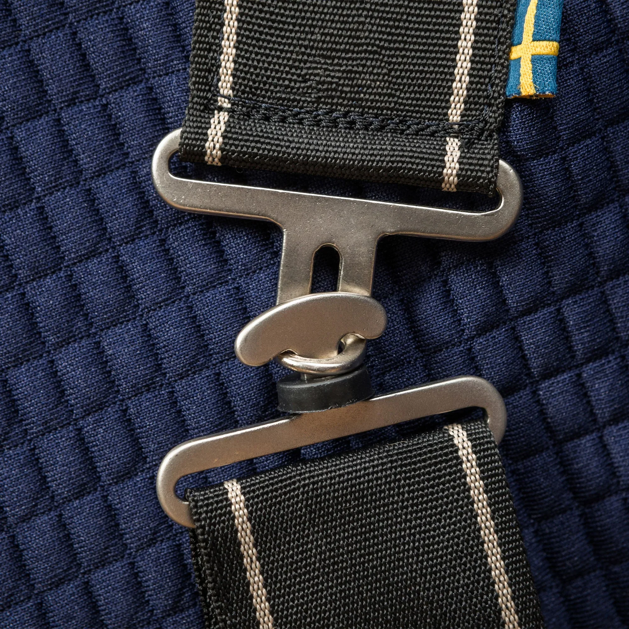 2144_Quick_Cooler_Rug_Navy_Detail_01.jpg.webp