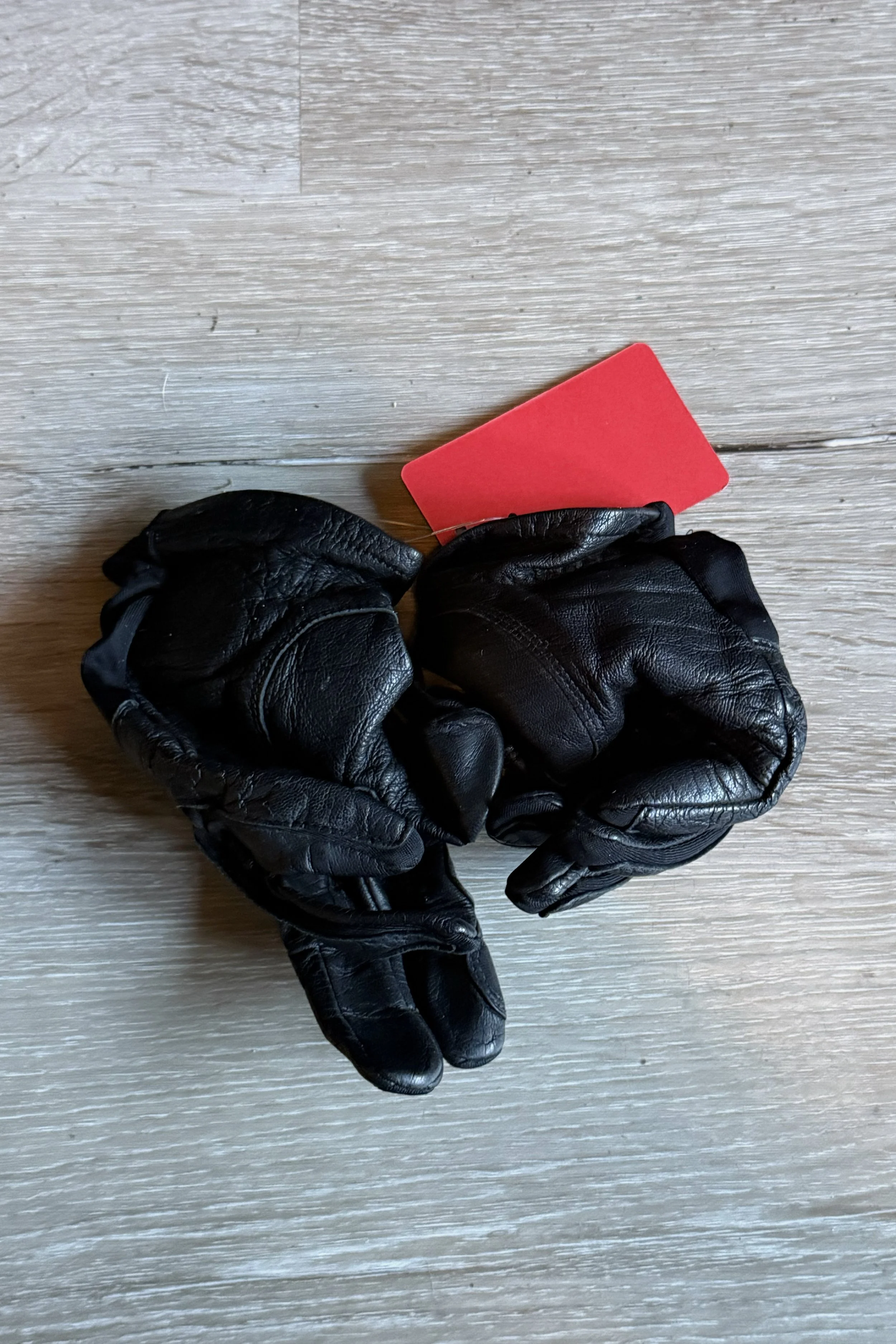 leather gloves 1 .jpg