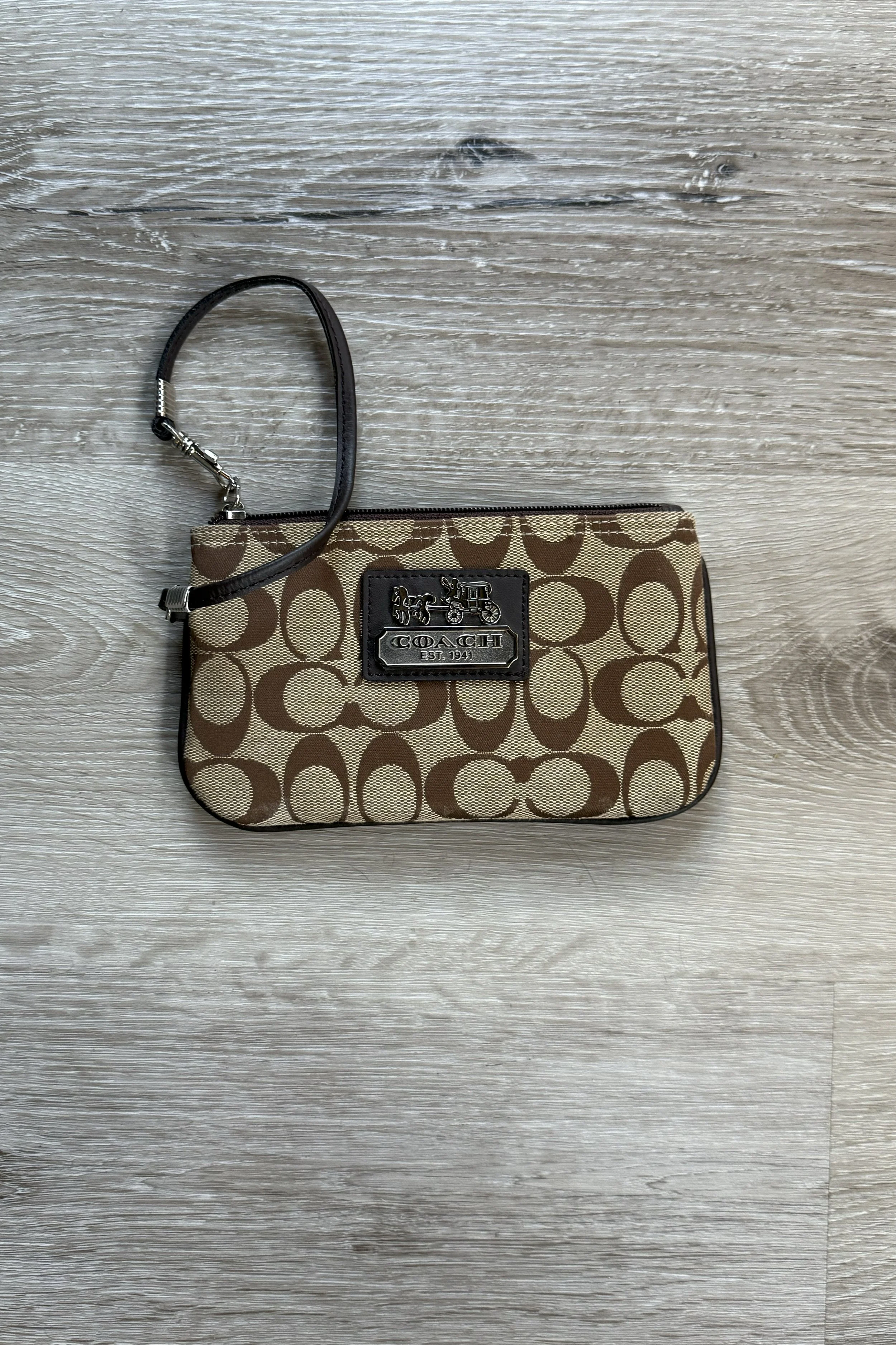 coach wristlet.jpg