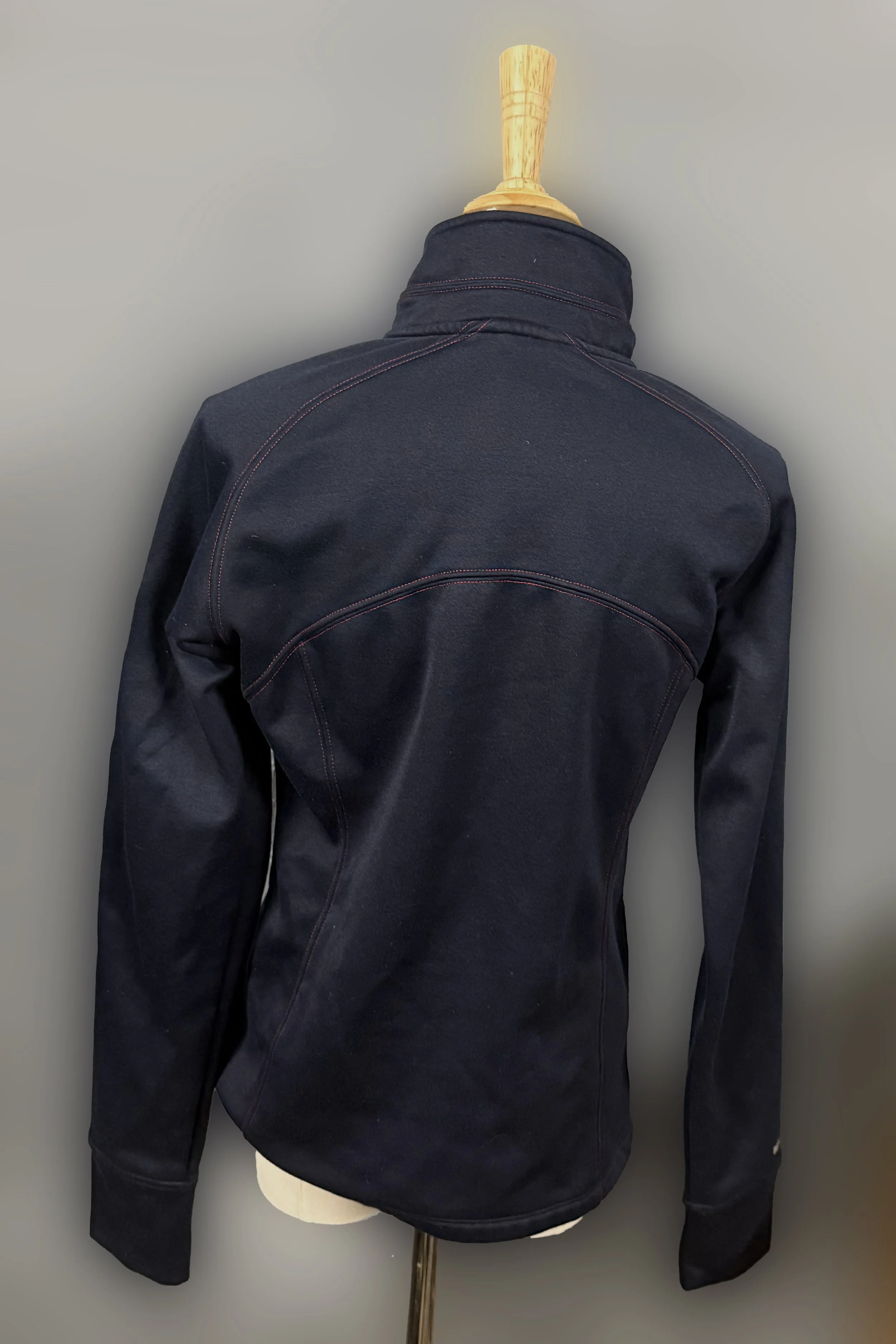 ariat back.jpg