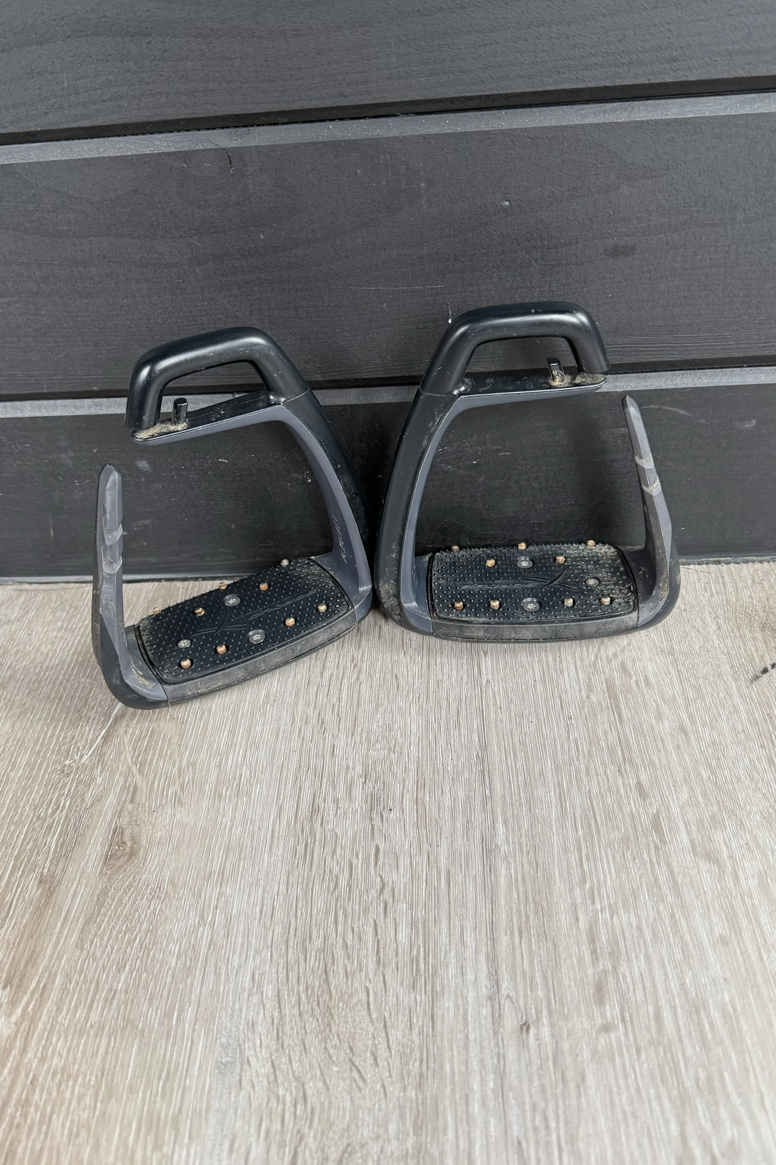 FreeJump Soft Up Classic Stirrups In Black