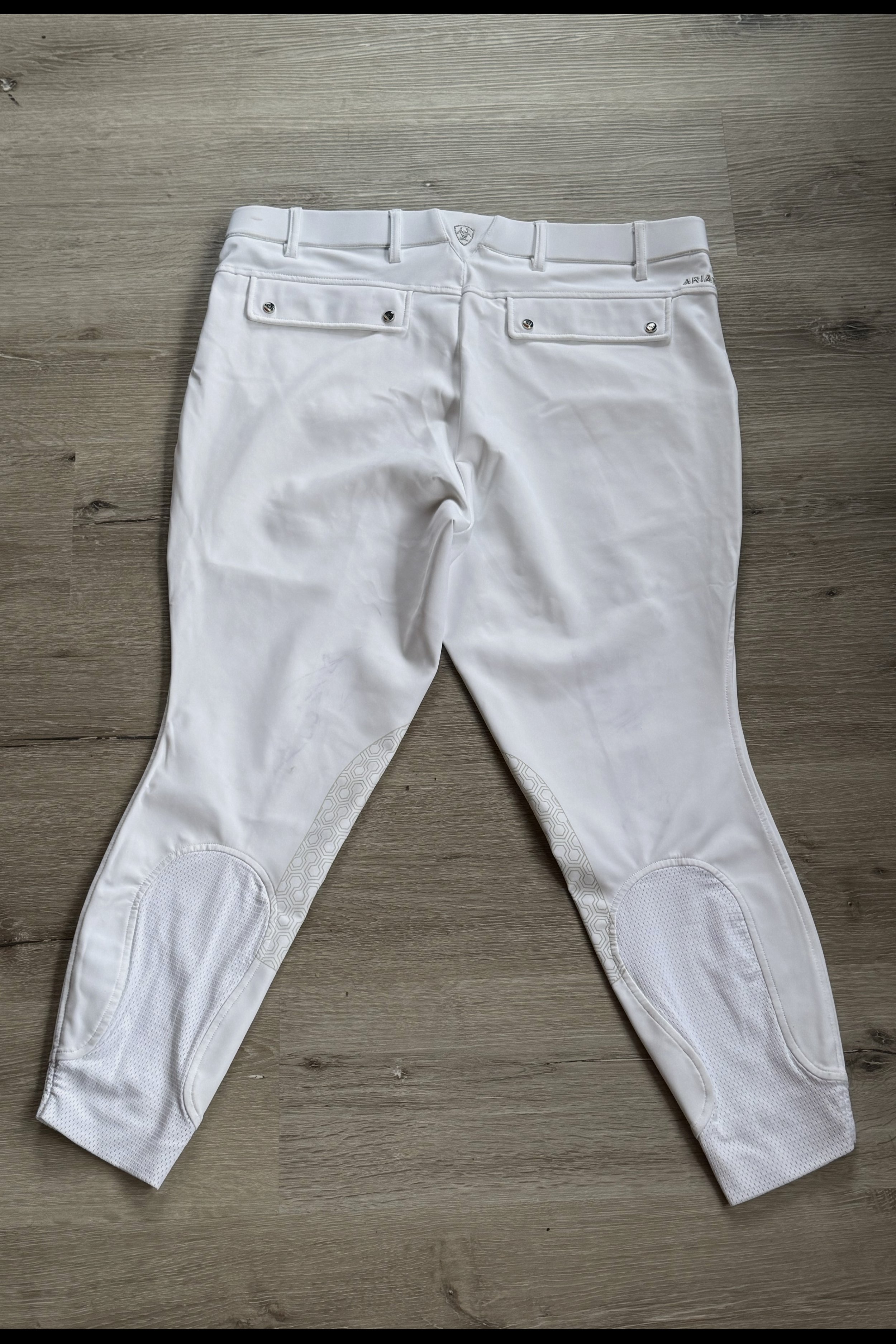 Ariat white 1 .jpg