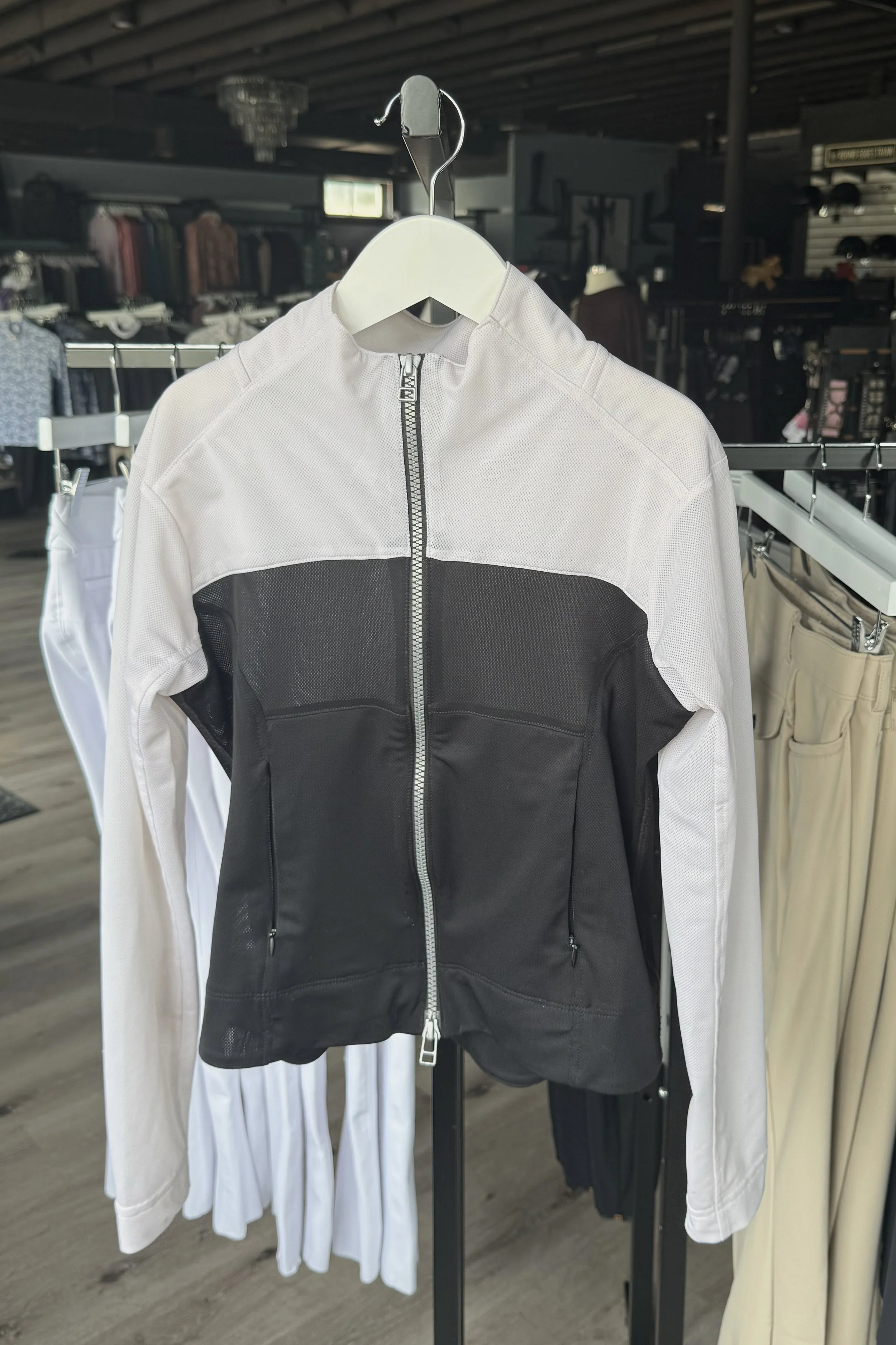70 Degrees Mesh Jacket In White & Black - XS