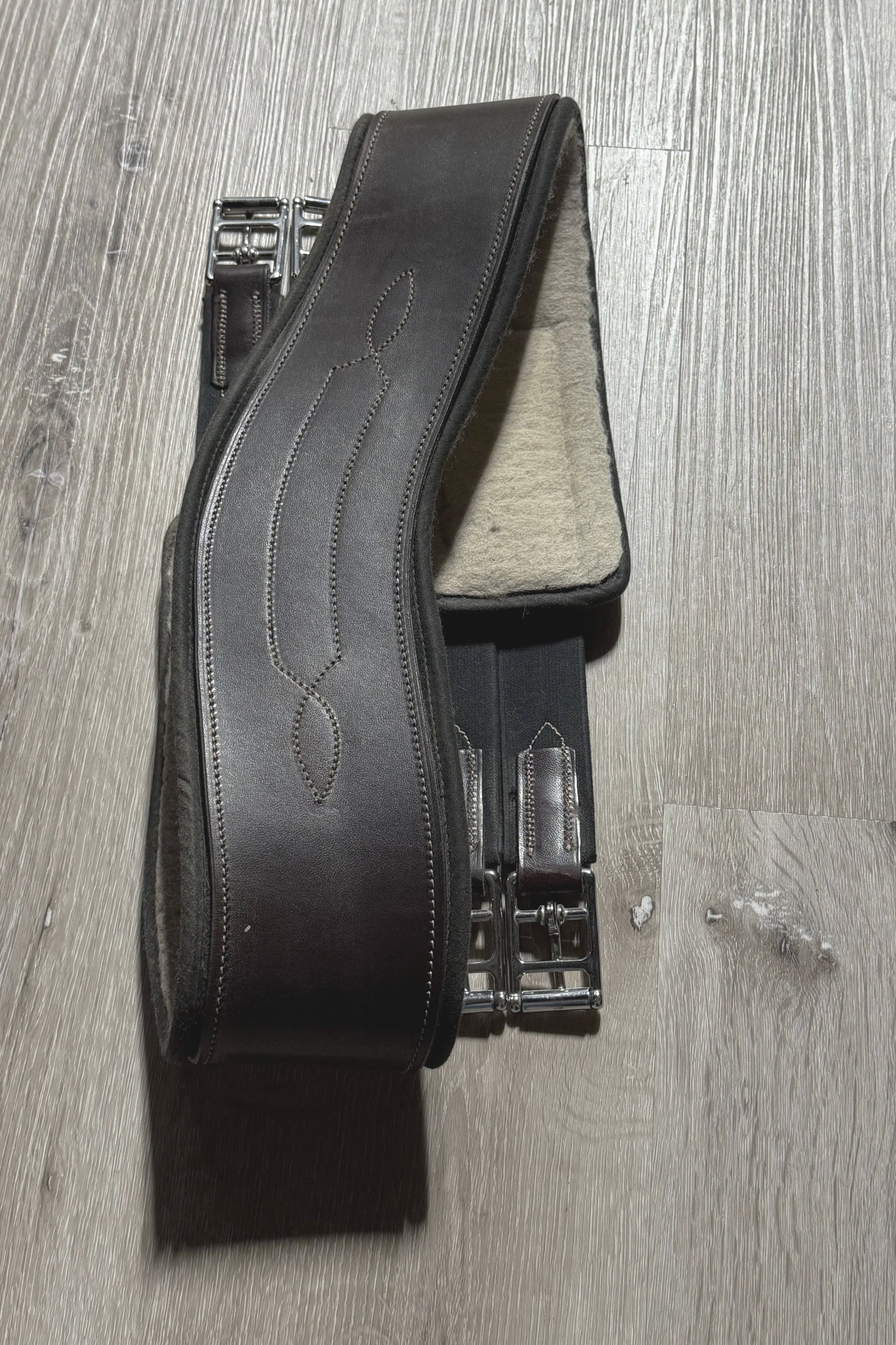 Equfit Anatomical Hunter Girth With Sheepwool Liner In Brown - 52"