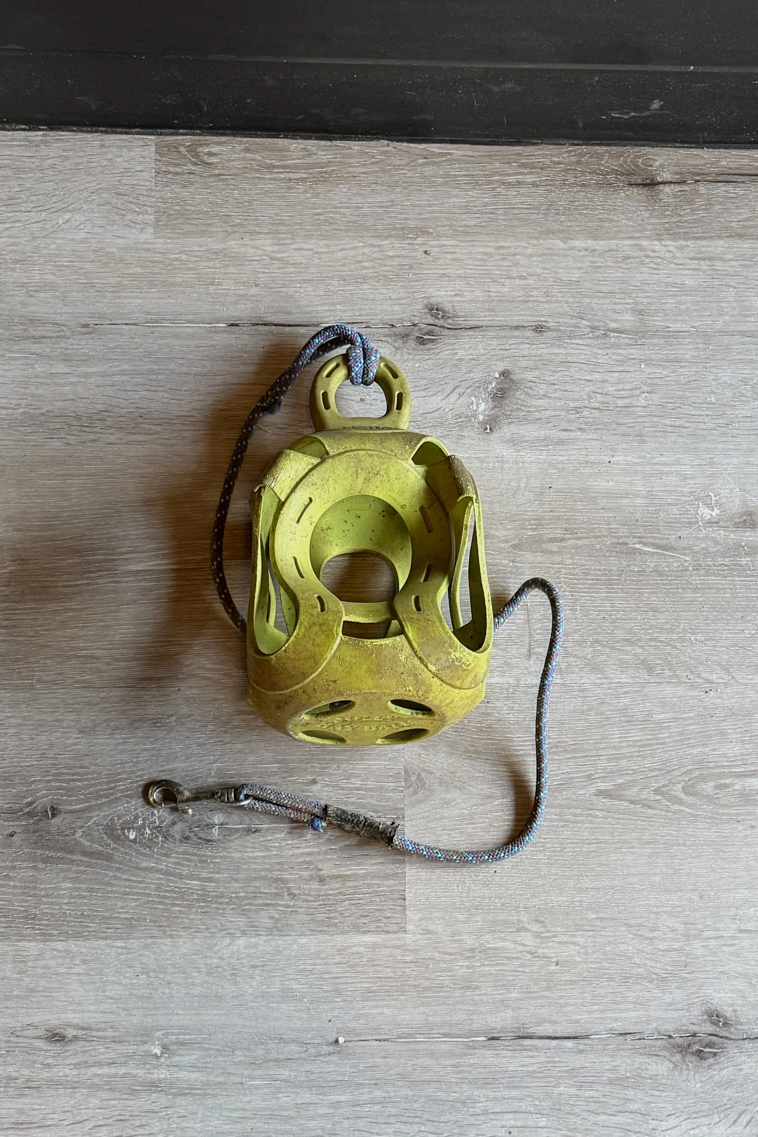 Jolly Hay Ball With Tie In Green