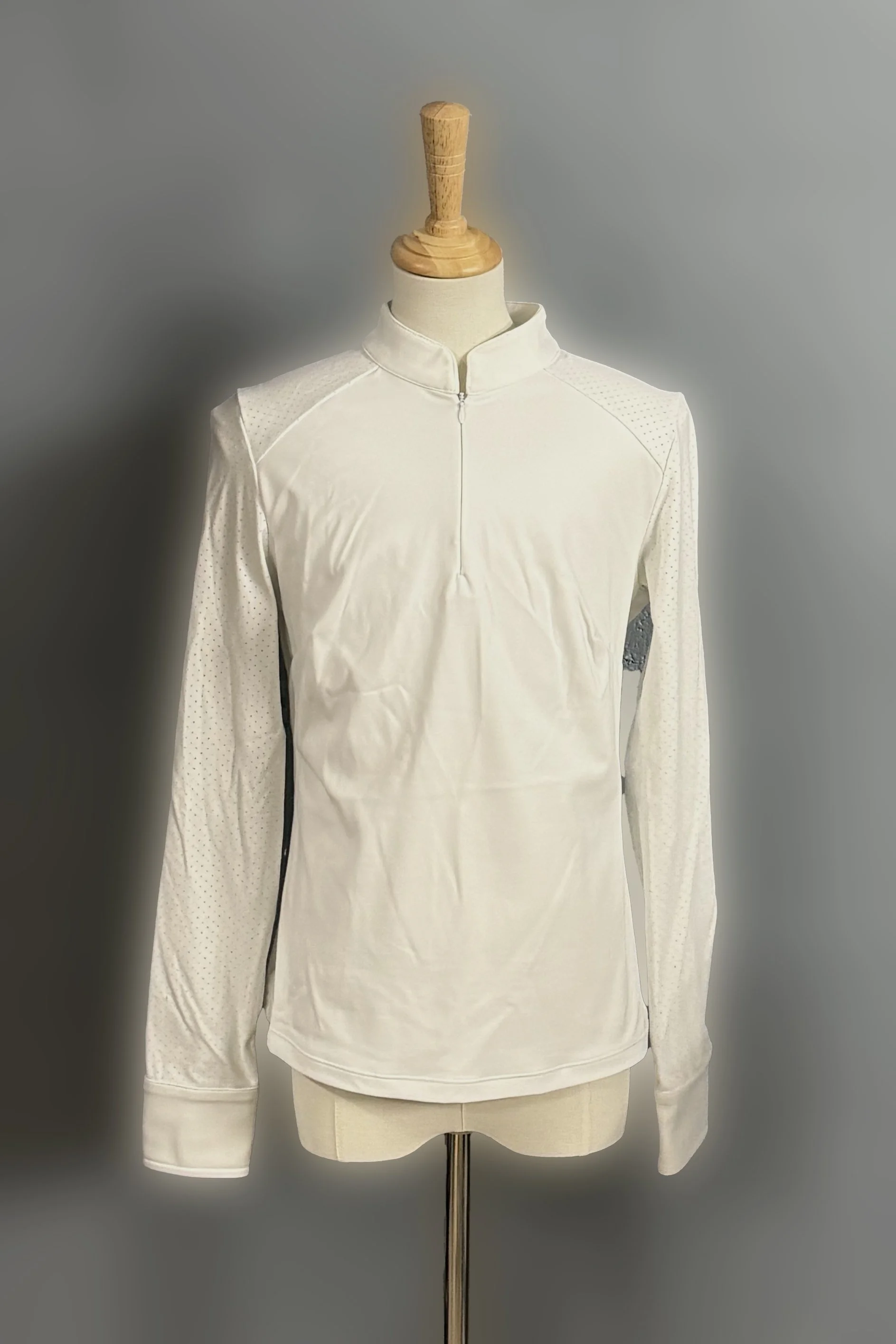 Long Sleeve Perforated Show Shirt In White - Small