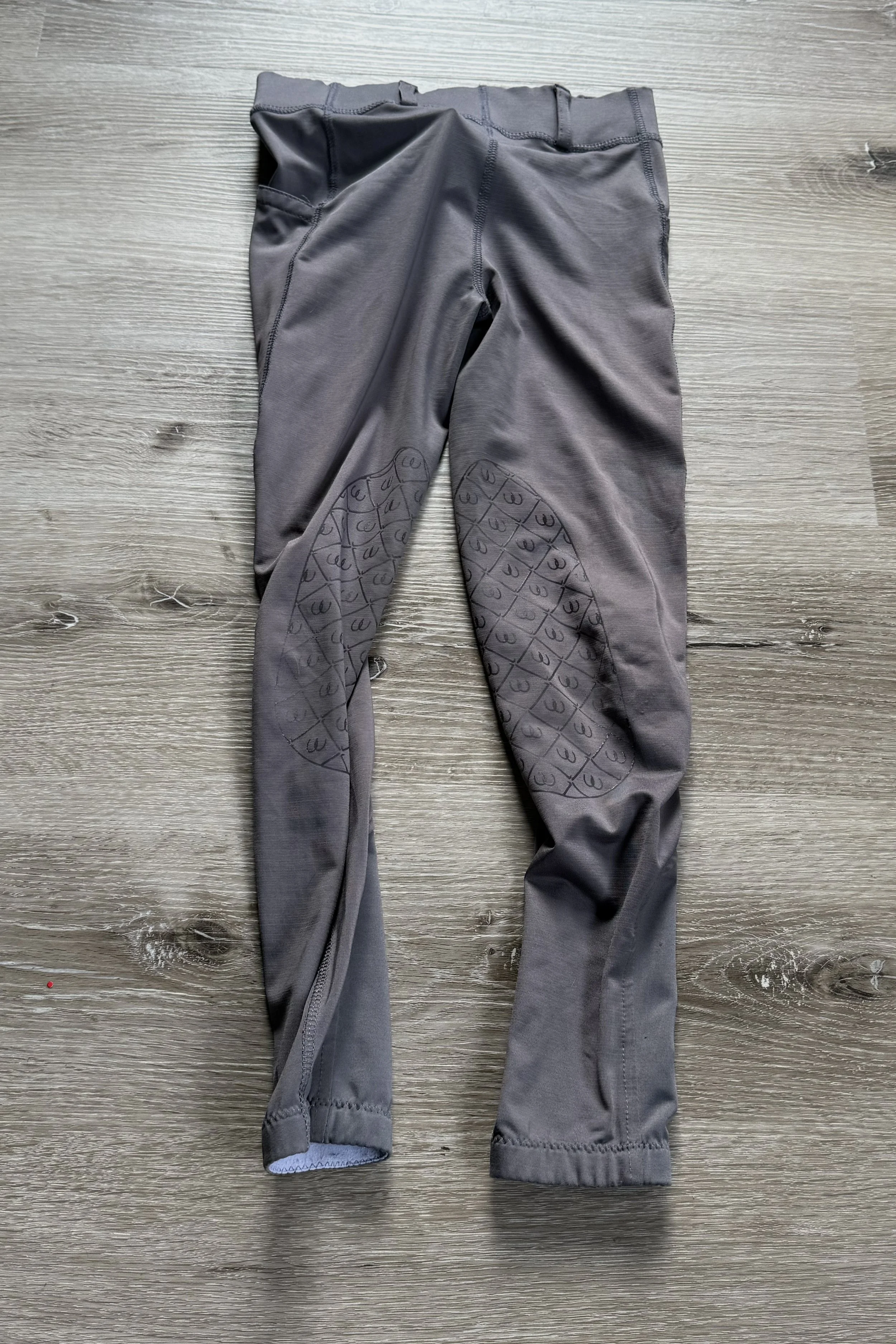 ovation grey 1 .jpg