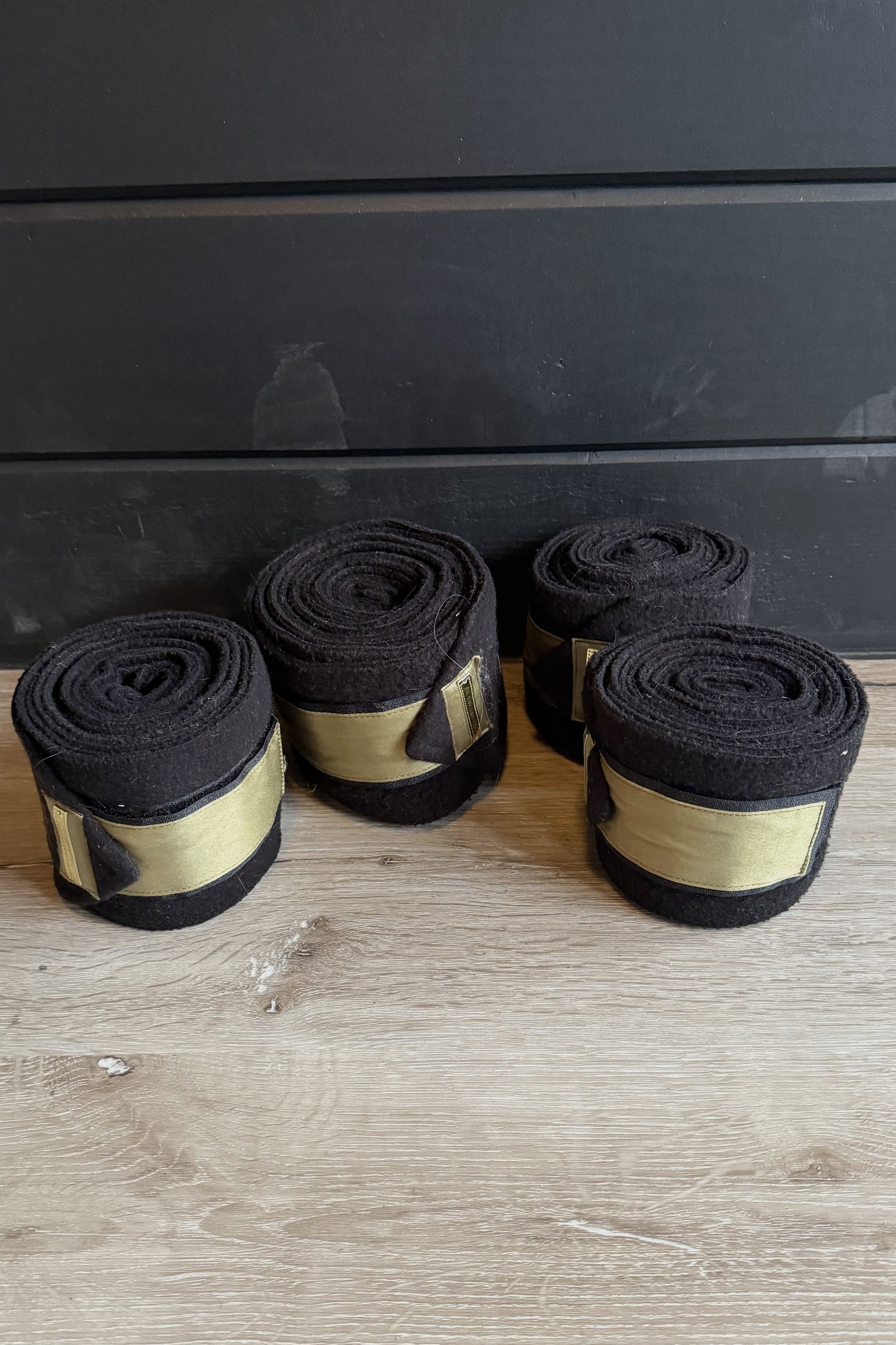 JH Collection Set Of 4 Polo Wraps In Black & Olive Green