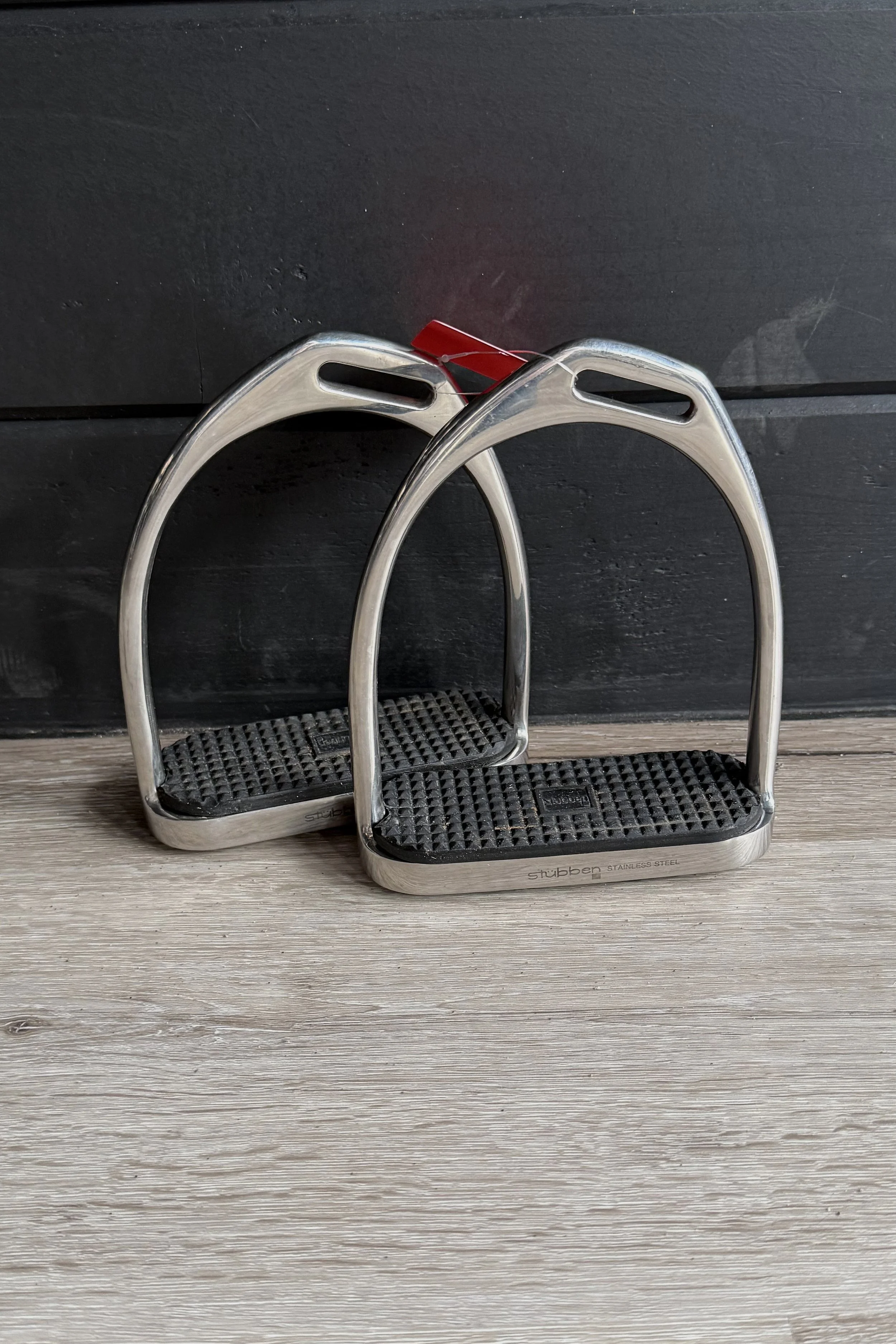 Stubben Knife Edge Stirrups - 4 3/4"