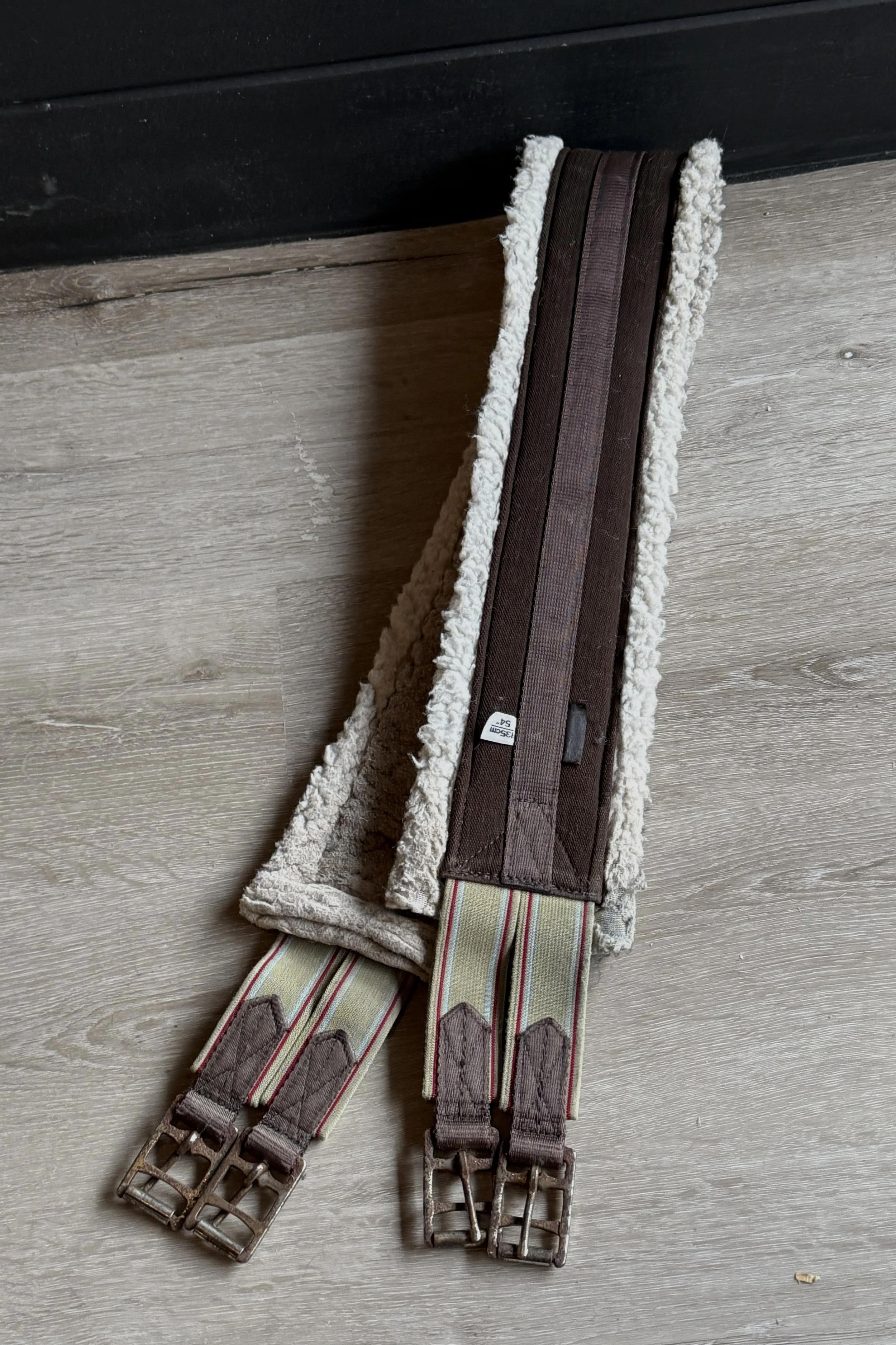 The SmartPak Dri-Lex Fleece Girth In Brown - 54"