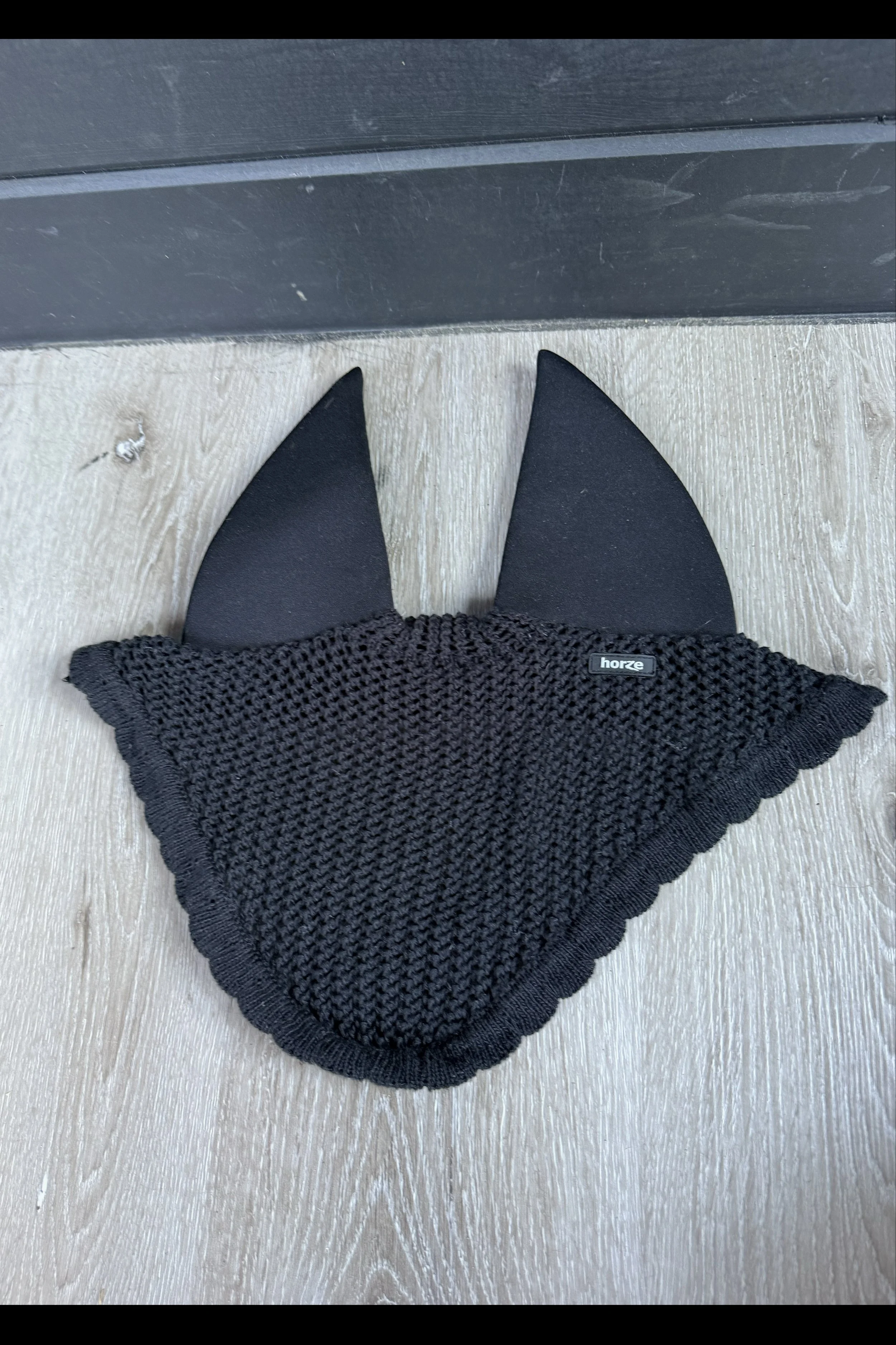 Horze Supreme Silent Horse Ear Net in Black