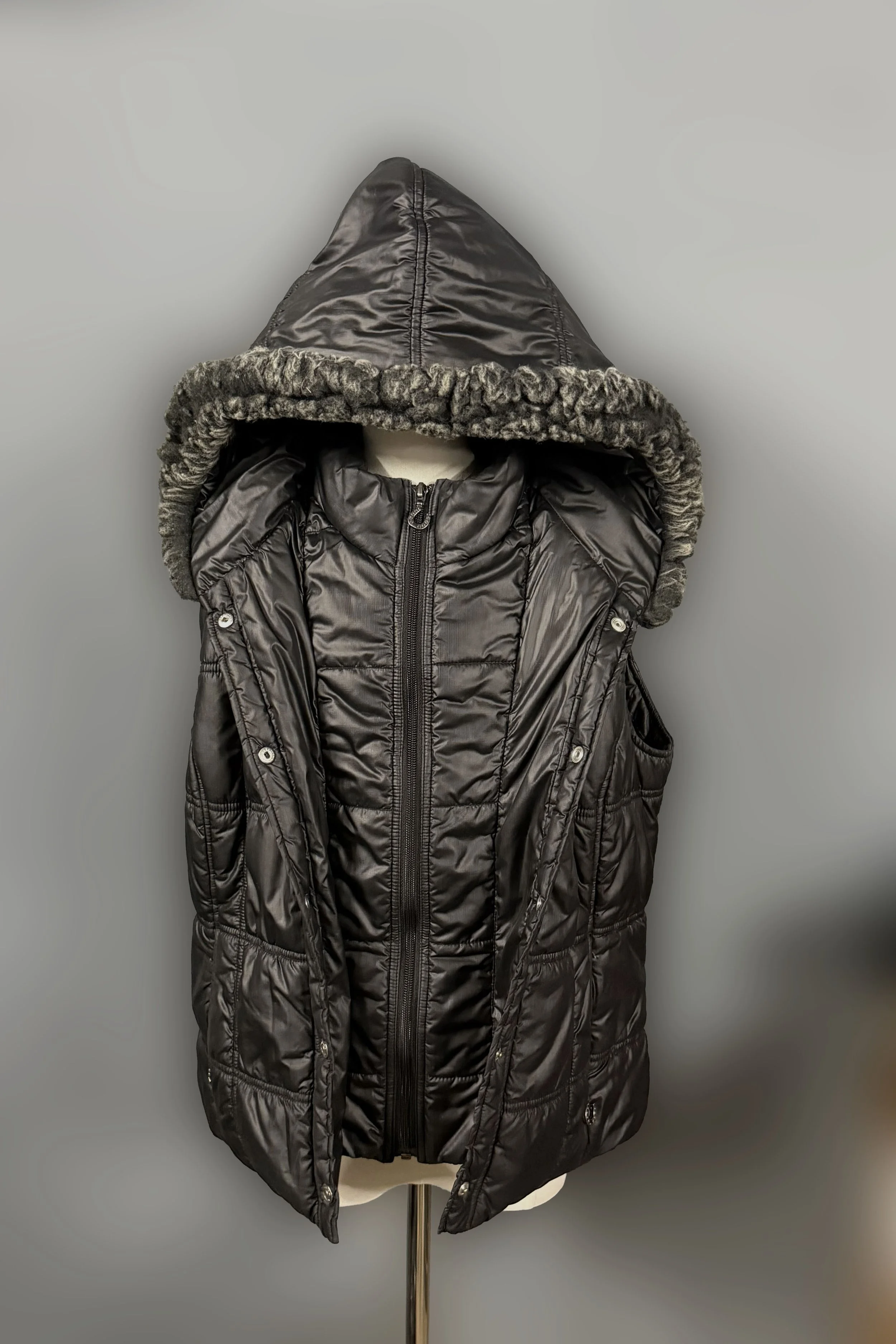 Ariat Khumbu Vest In Black - Medium