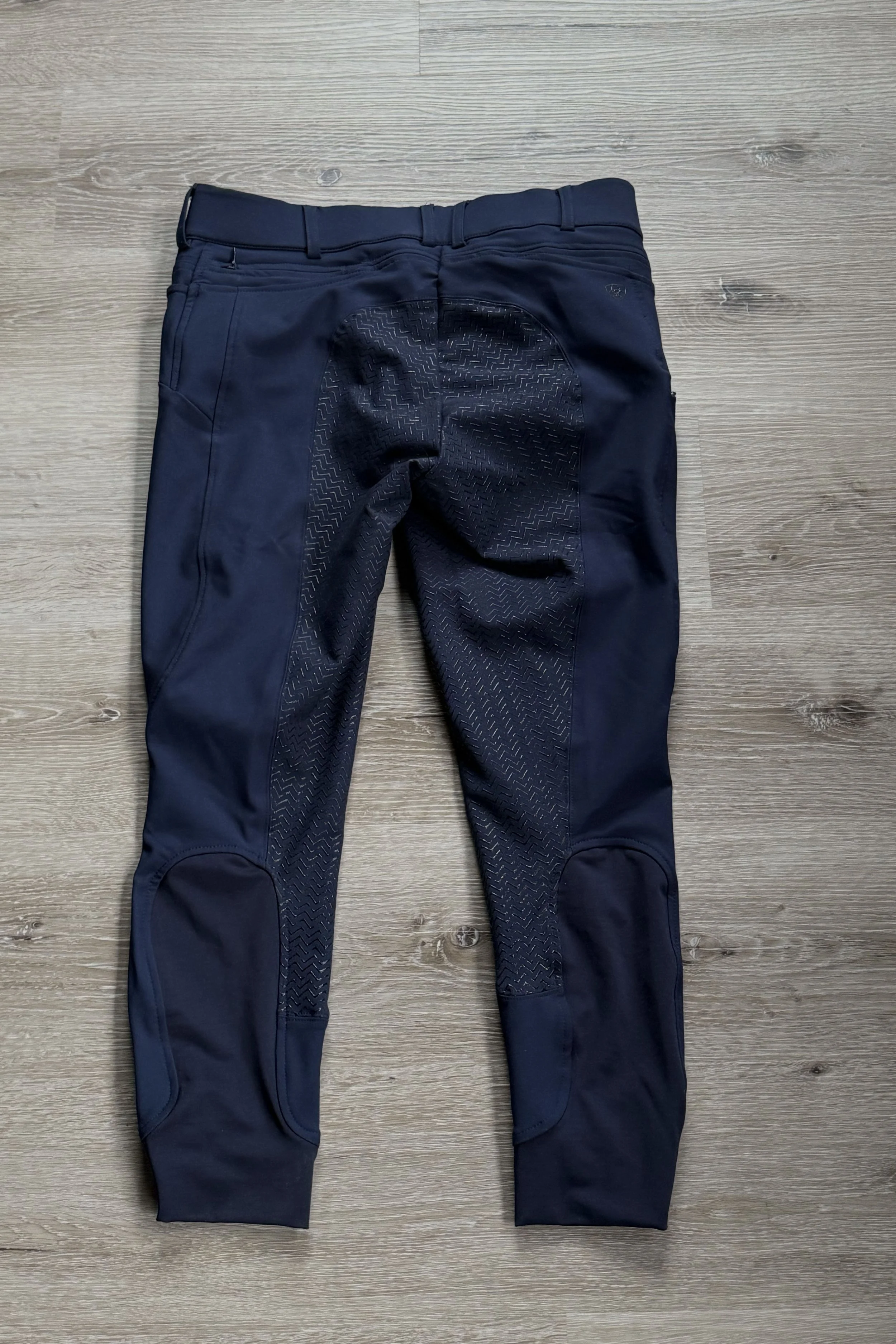 ariat navy grip 1 .jpg