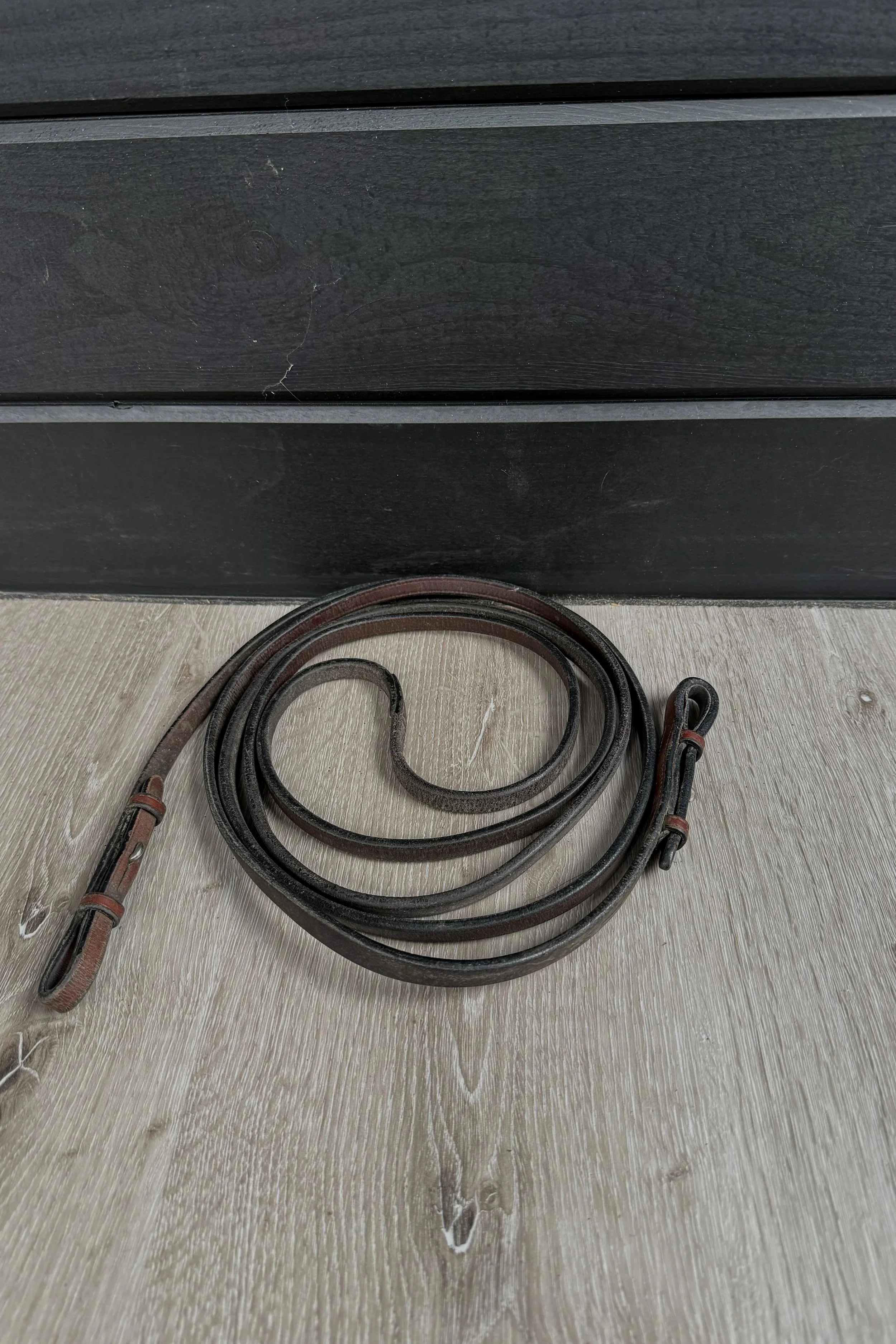 Plain Leather 3/8" Curb Reins In Brown - Full