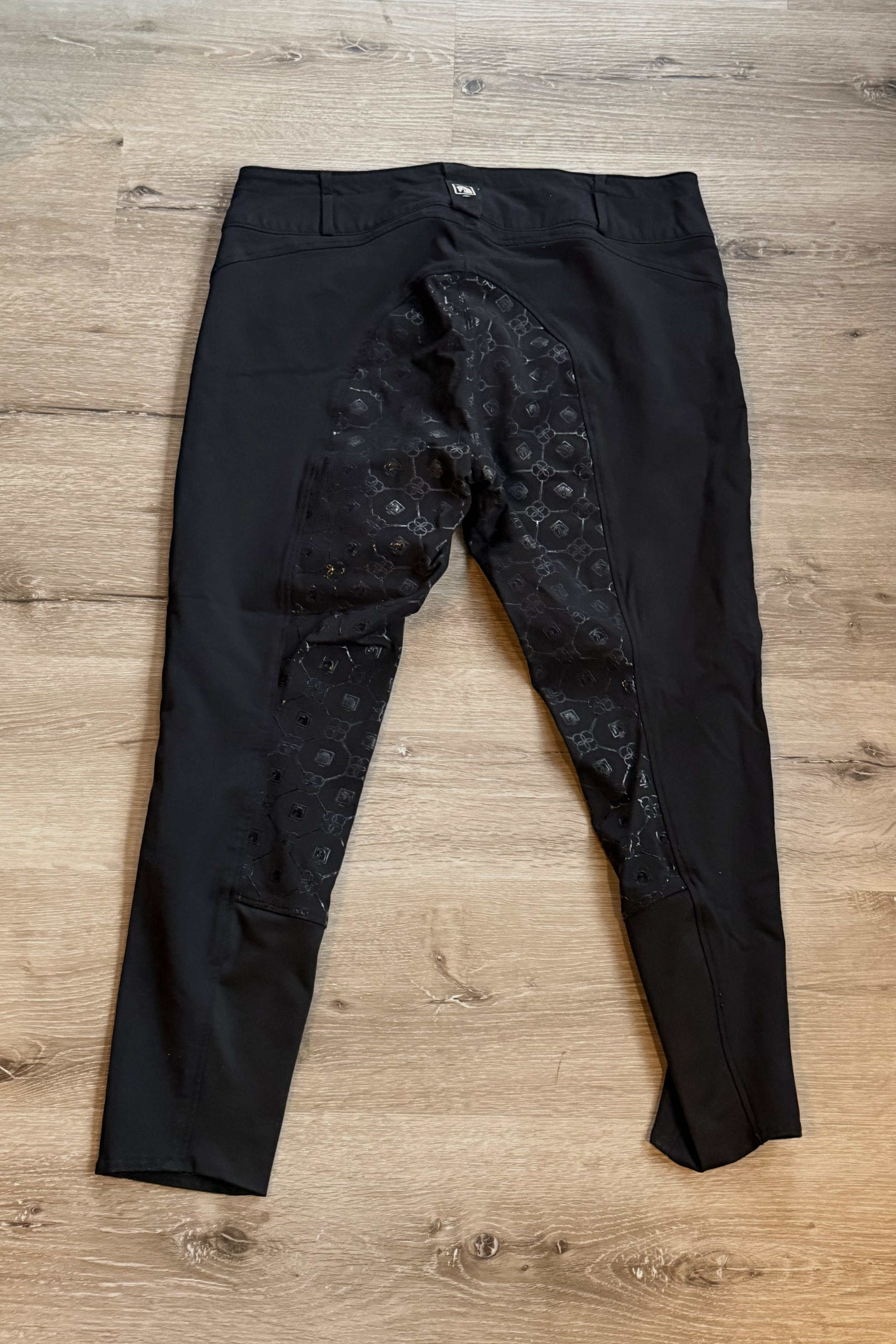 Romfh black full seat 1 .jpg