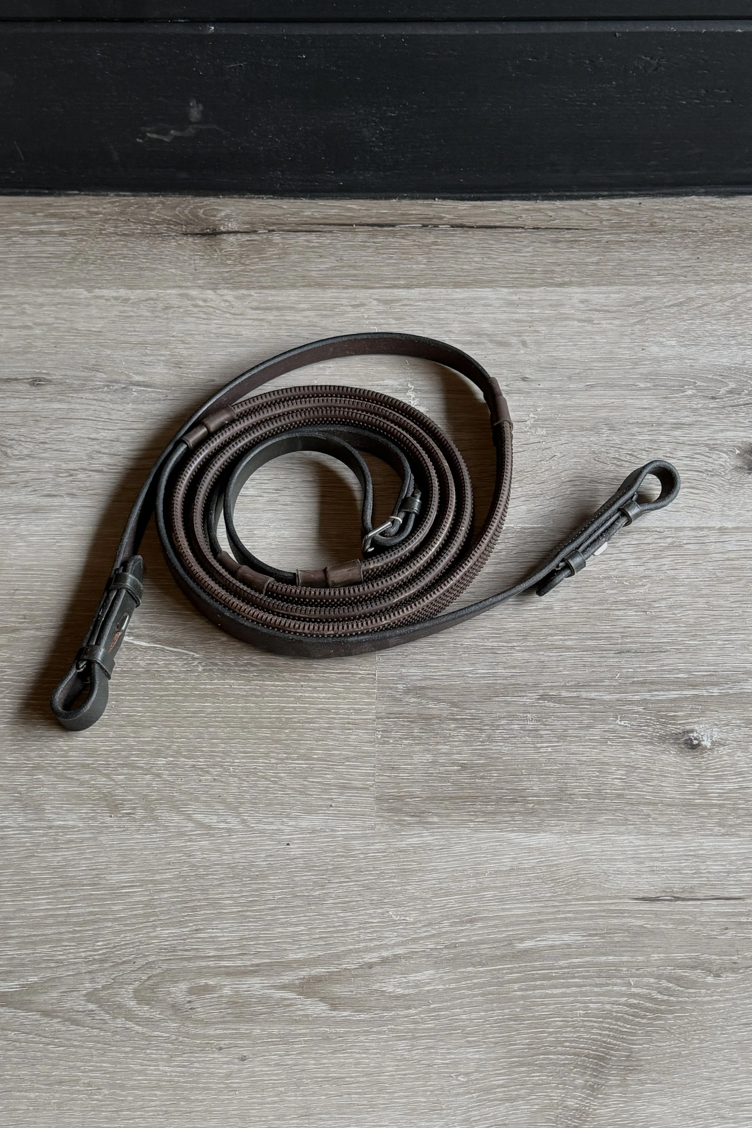 Kris Rubber 16mm Reins In Brown - Full