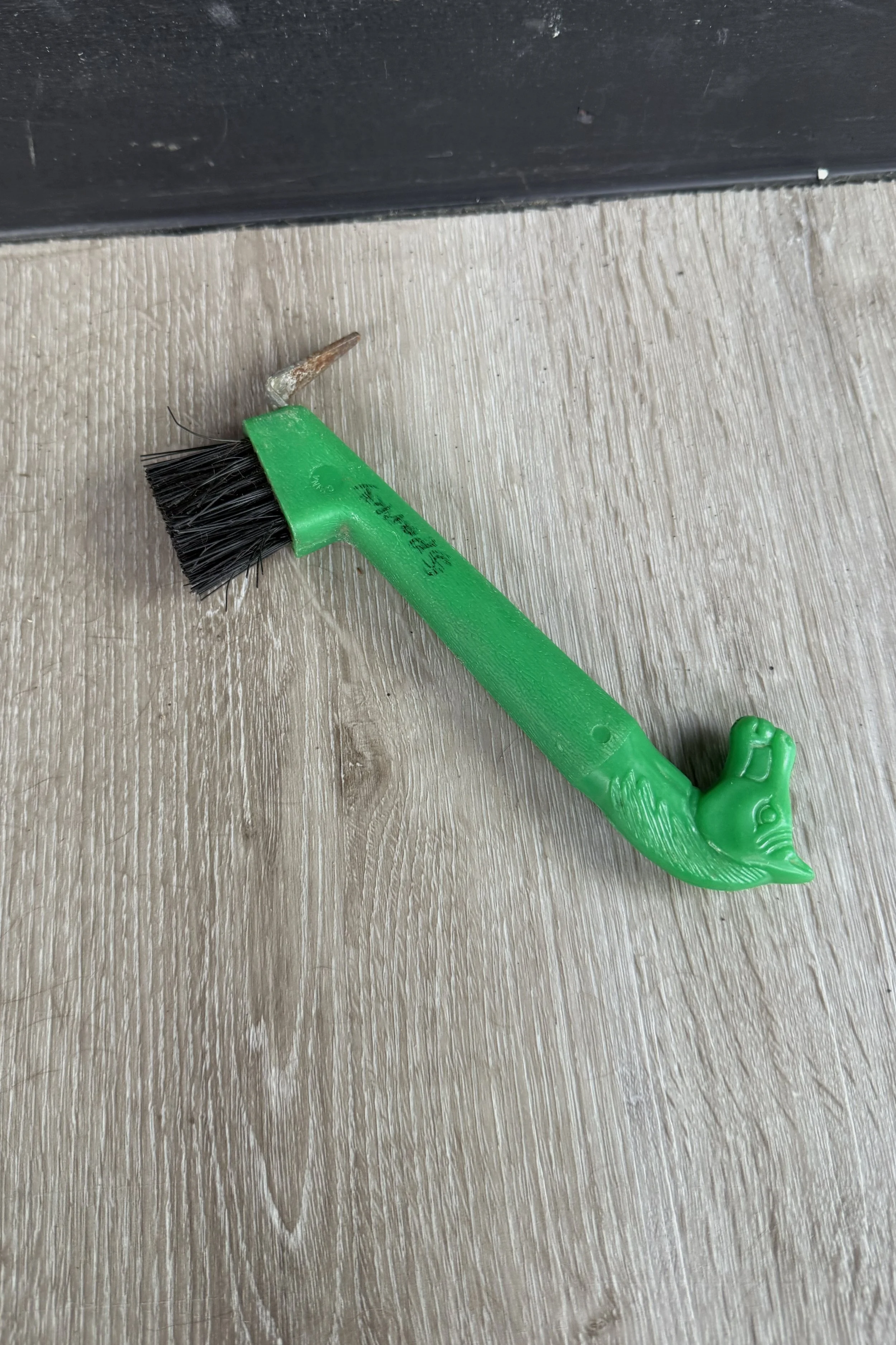 horse head hoof pick.jpg