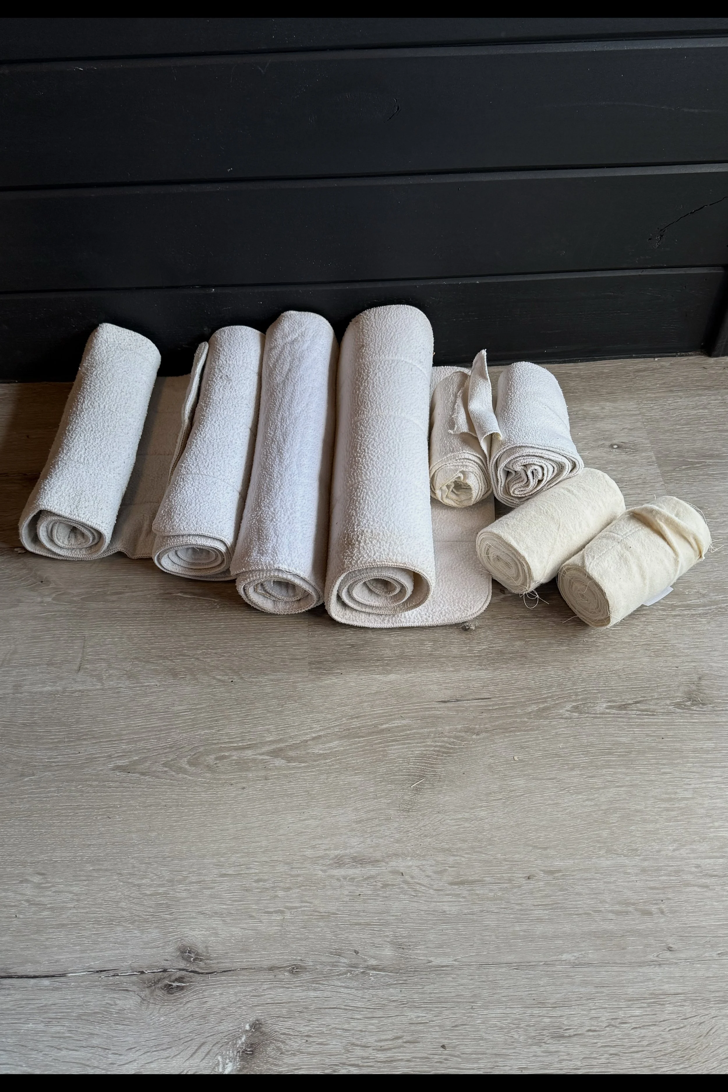 Set of 4 No Bow Wraps And Standing Bandages In White