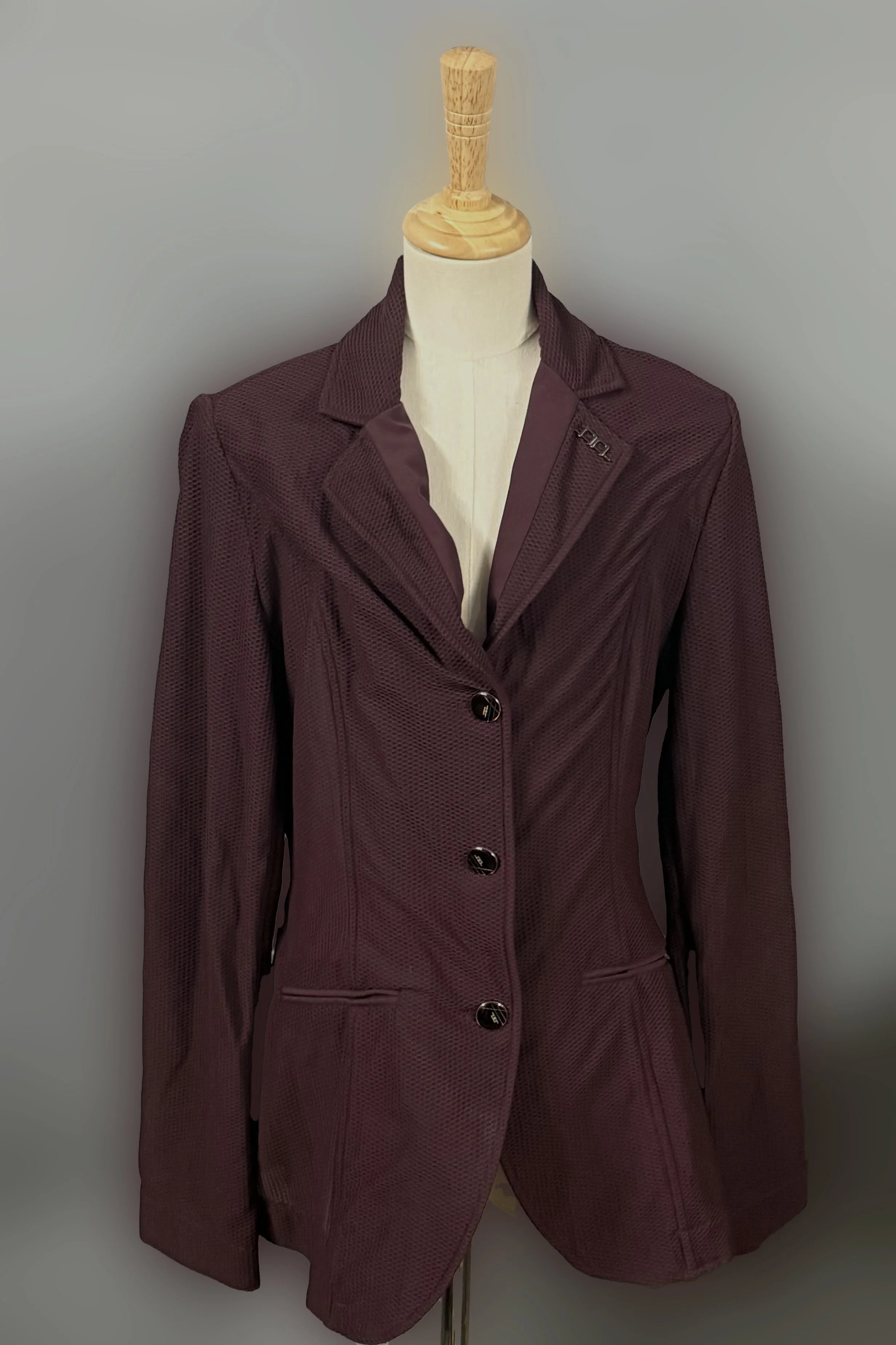 AA Motionlite Show Coat In Primatova - Small