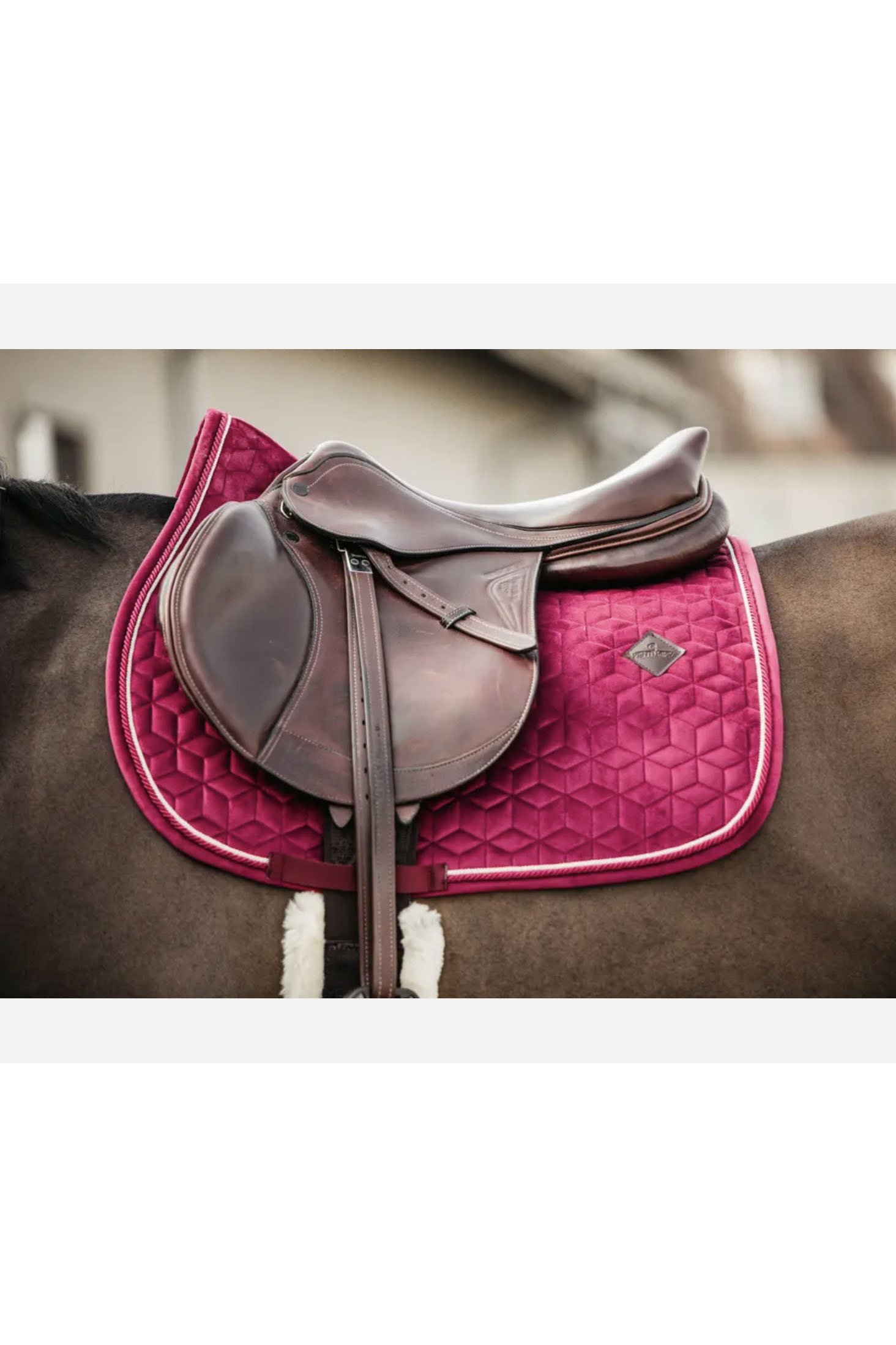 Kentucky Velvet Saddle Pad Jumping In Fuchsia - 2nd Round Equestrian