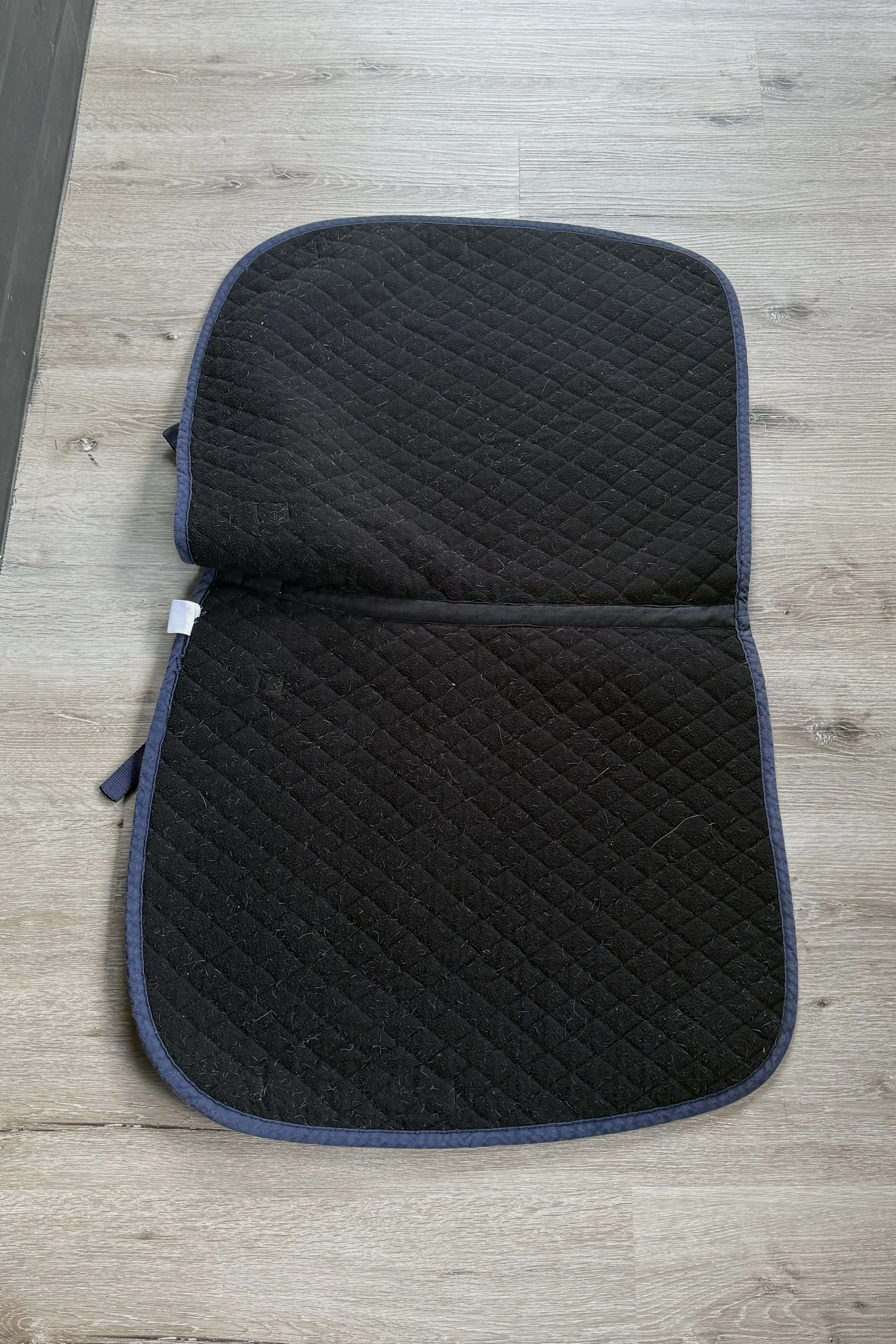 navy saddle pad 2.jpg