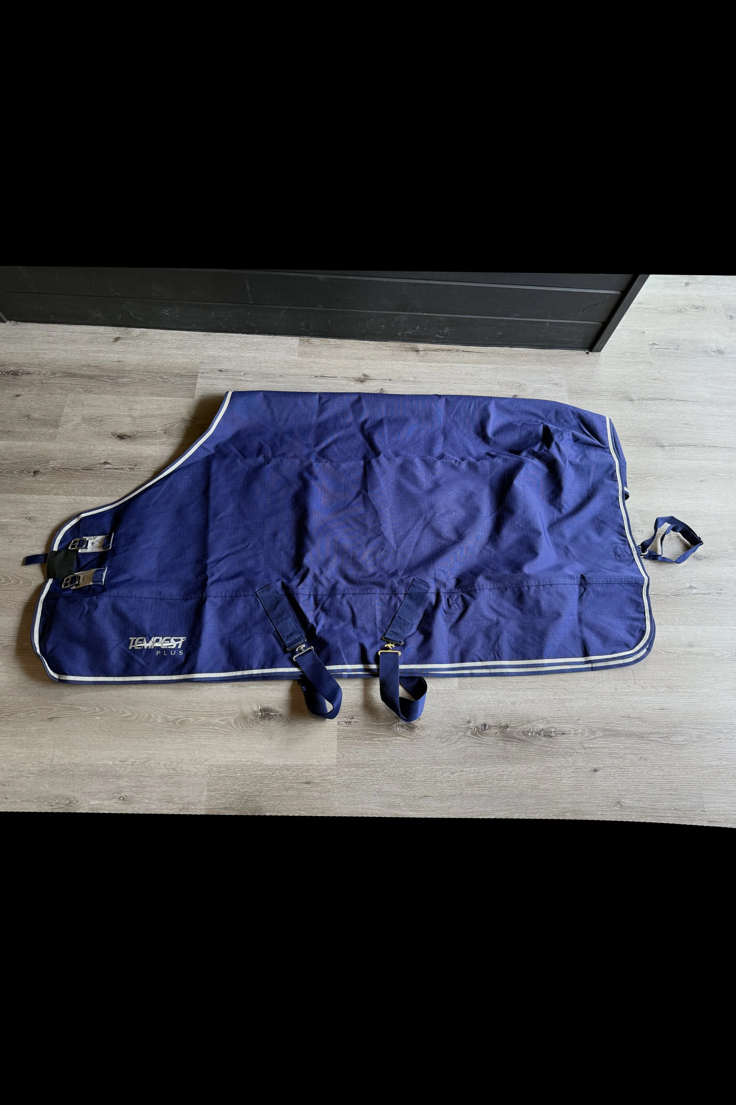 Shires Tempest Plus Turnout Sheet In Navy With White Trim - 66"