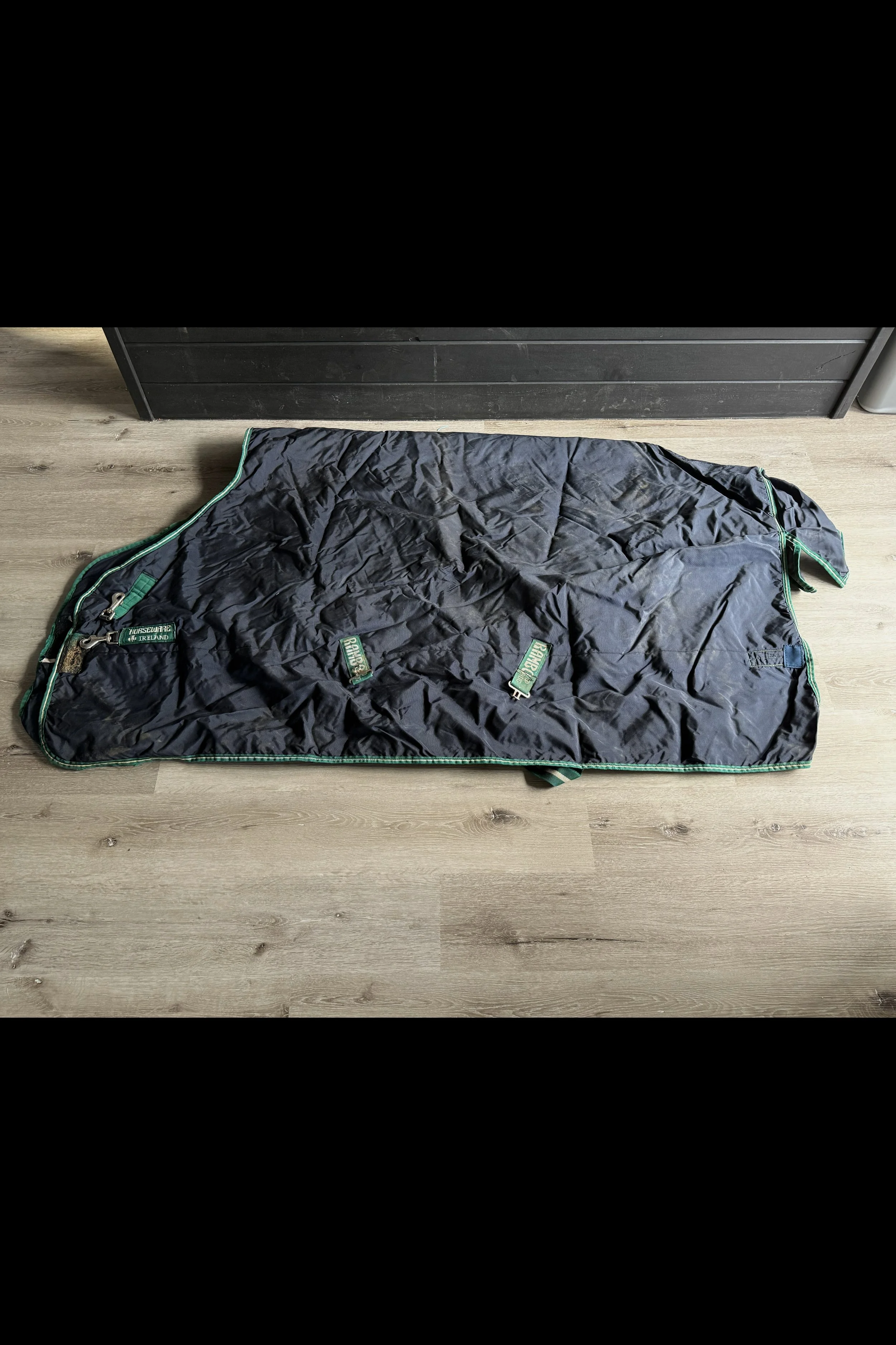 Horseware Rambo Medium Turnout Blanket In Navy With Green Trim - 69"