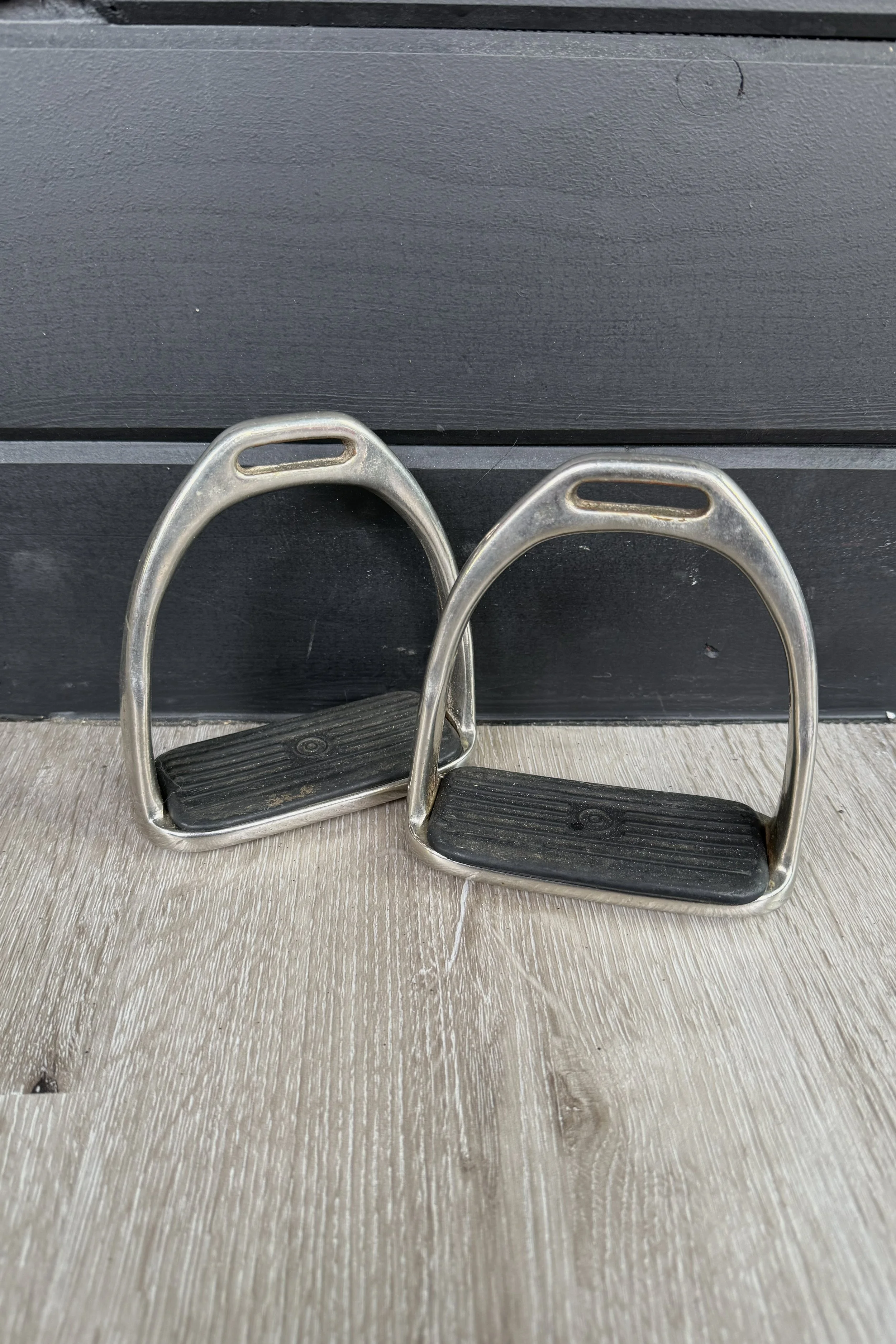 Fillis Stirrup Irons - 4 1/4"