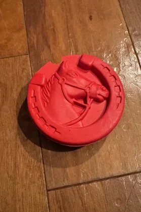 Round Rubber Curry Brush In Red