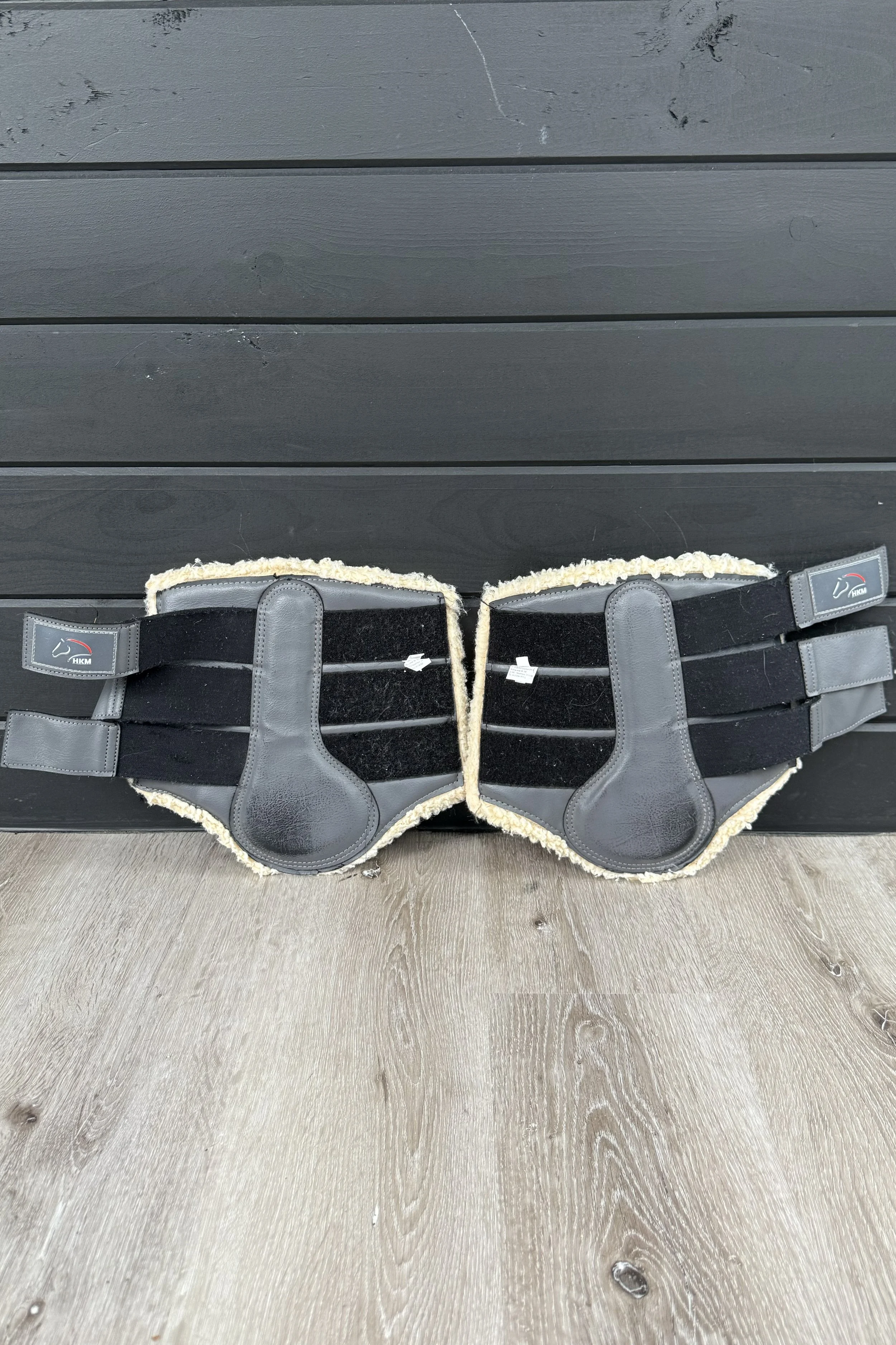 HKM Brushing Boots Comfort Premium Fur in Grey/Natural