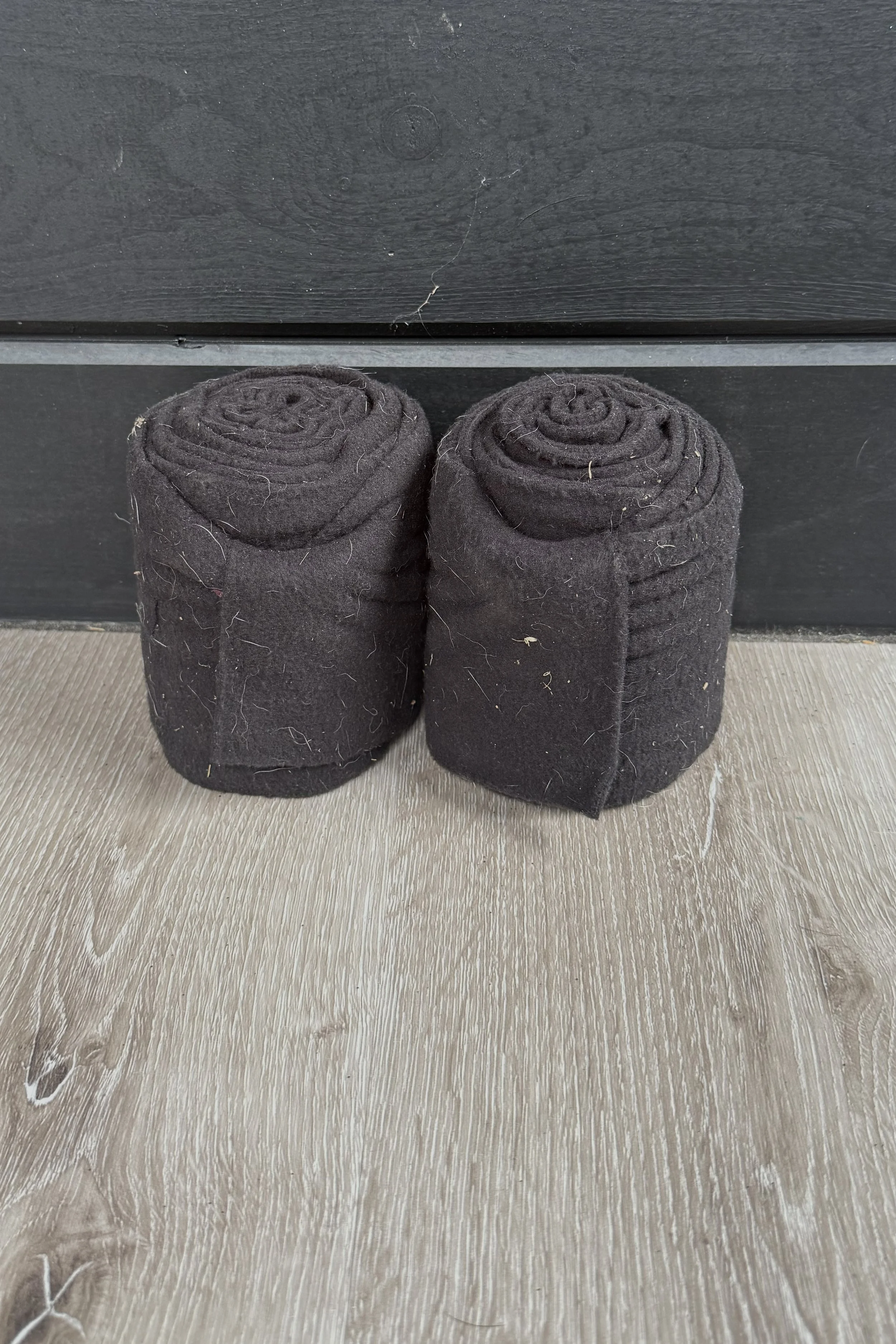 Set Of 2 Fleece Polo Wraps In Black
