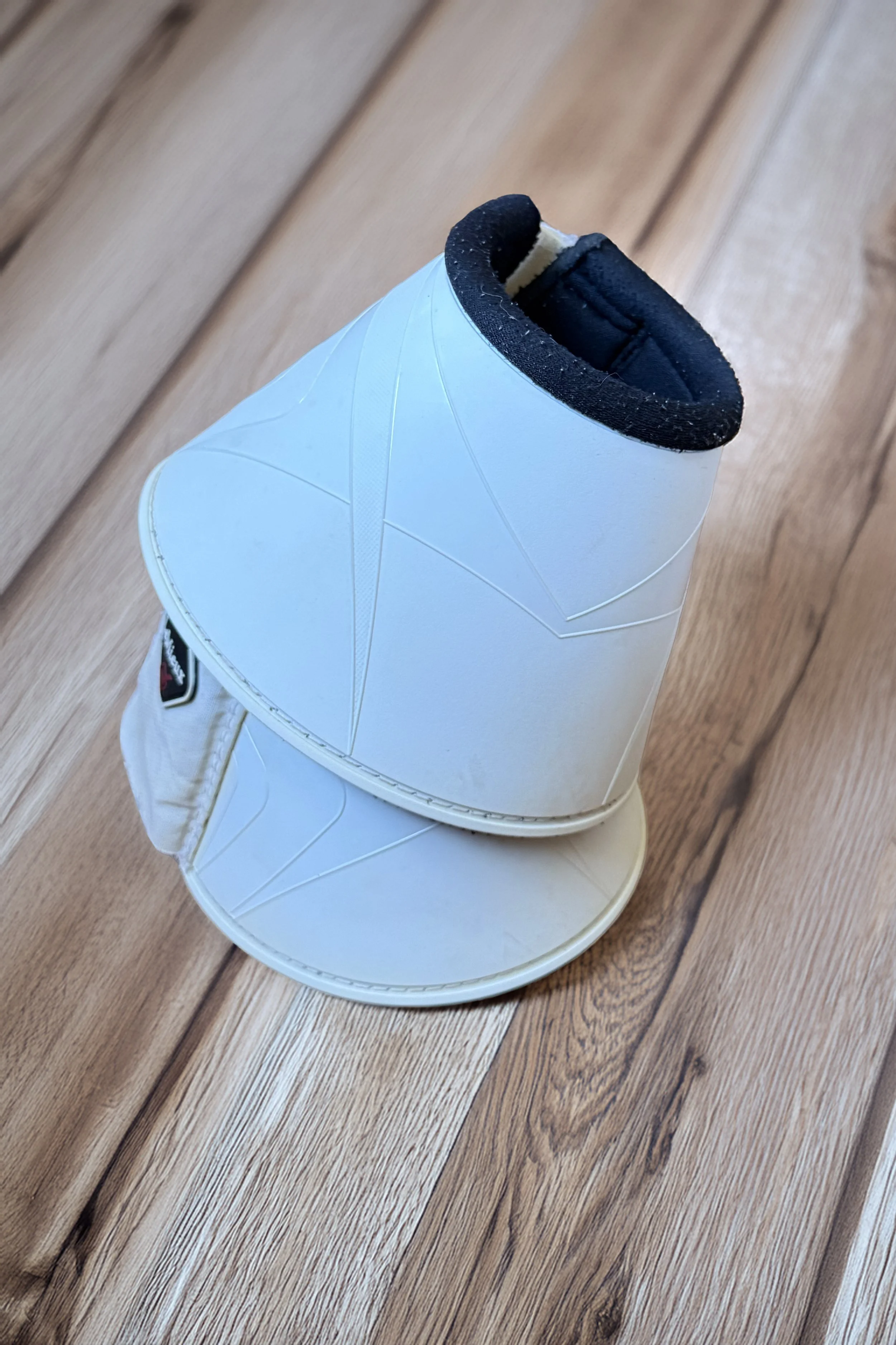 bell boots .jpg