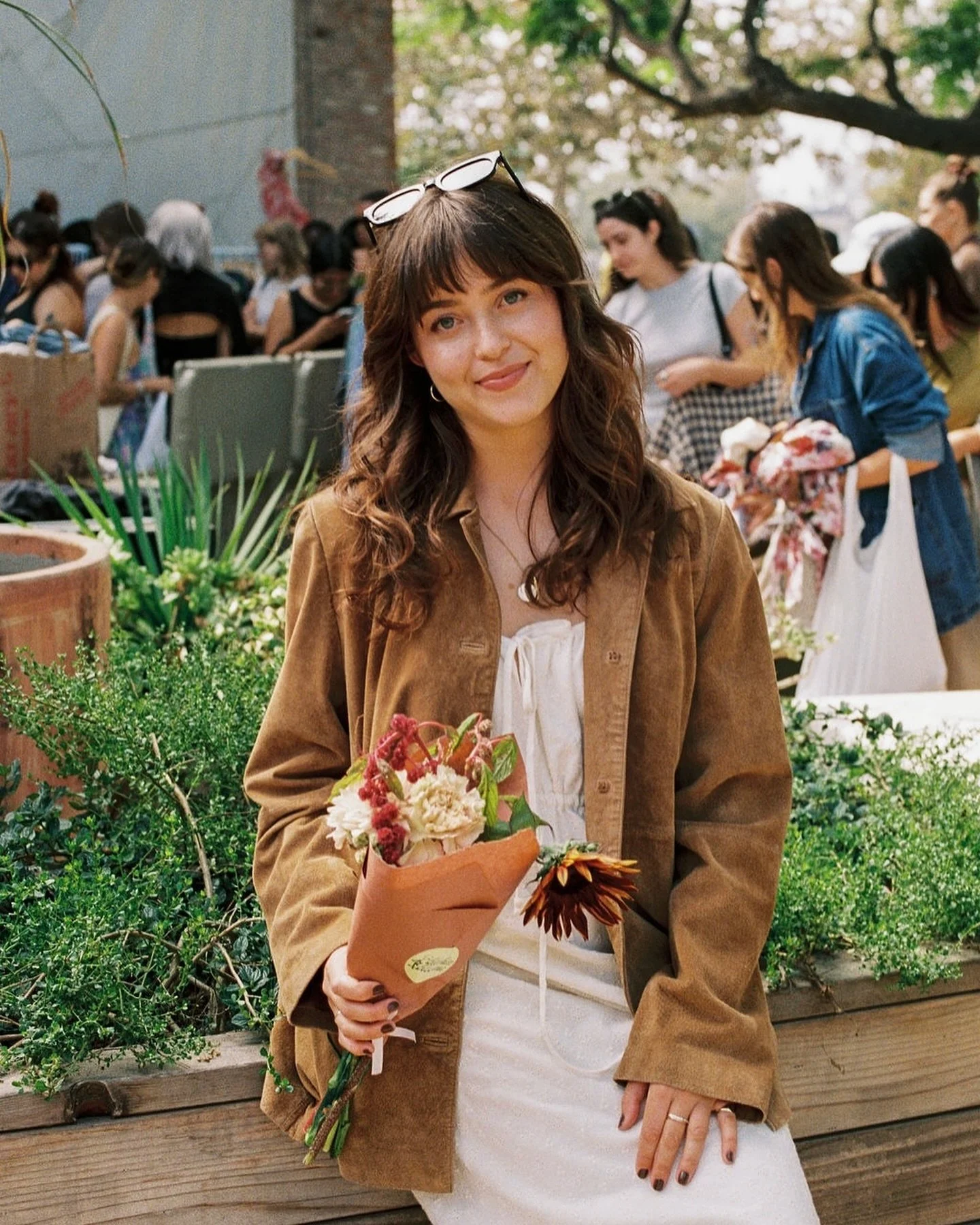 Some highlights from the clothing swap I co-hosted with @the_good_loop! Such a special day. Film by @isatheviewfinder 🌼